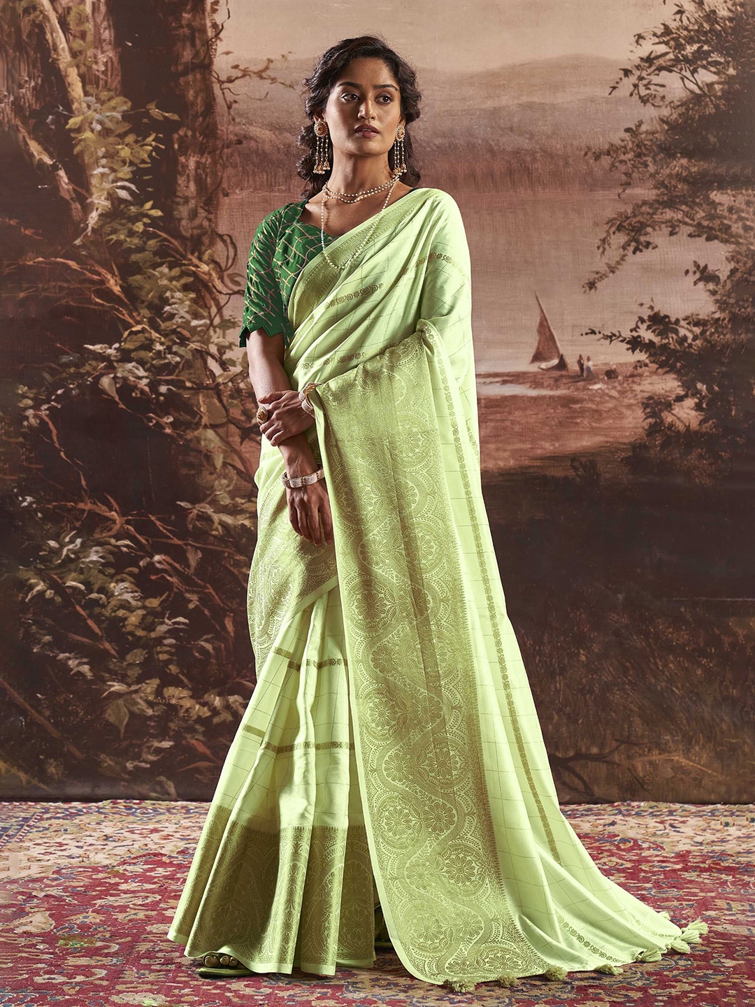 

Mitera Ethnic Motifs Woven Design Zari Saree, Green