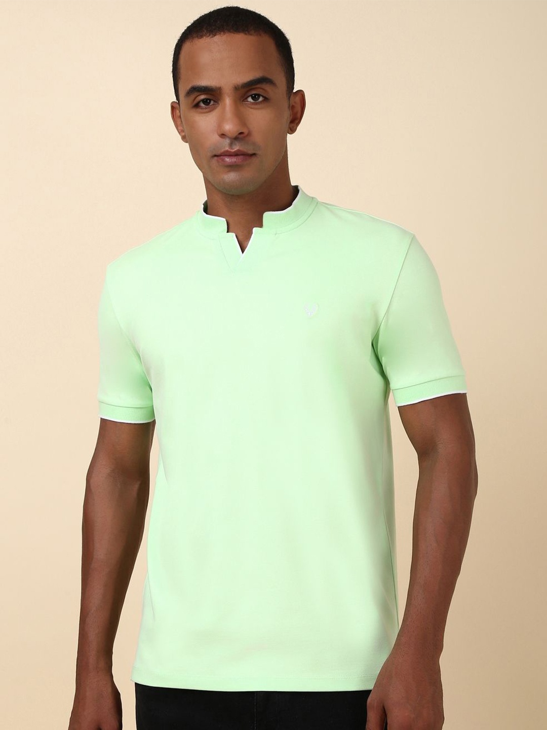 

Allen Solly Men Solid Mandarin Collar T-shirt, Green