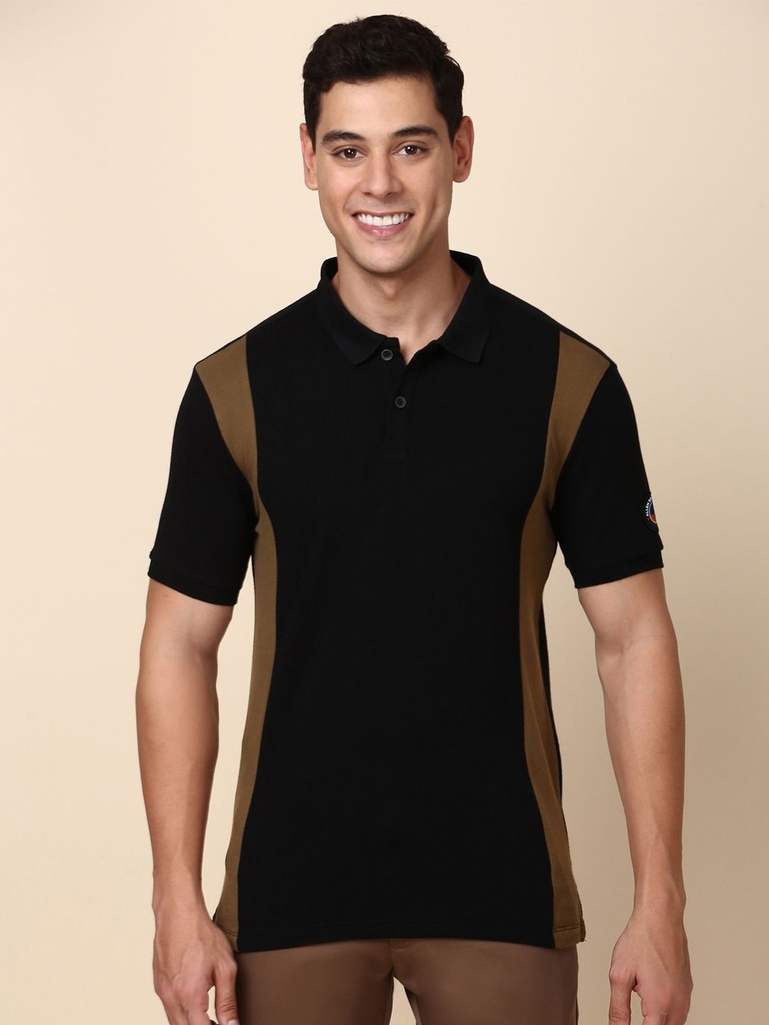 

Allen Solly Men Colourblocked Polo Collar T-shirt, Black