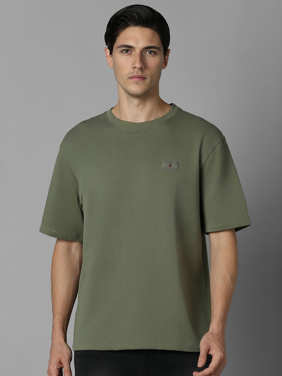 

Louis Philippe Jeans Men Solid Round Neck Relaxed Fit T-shirt, Olive