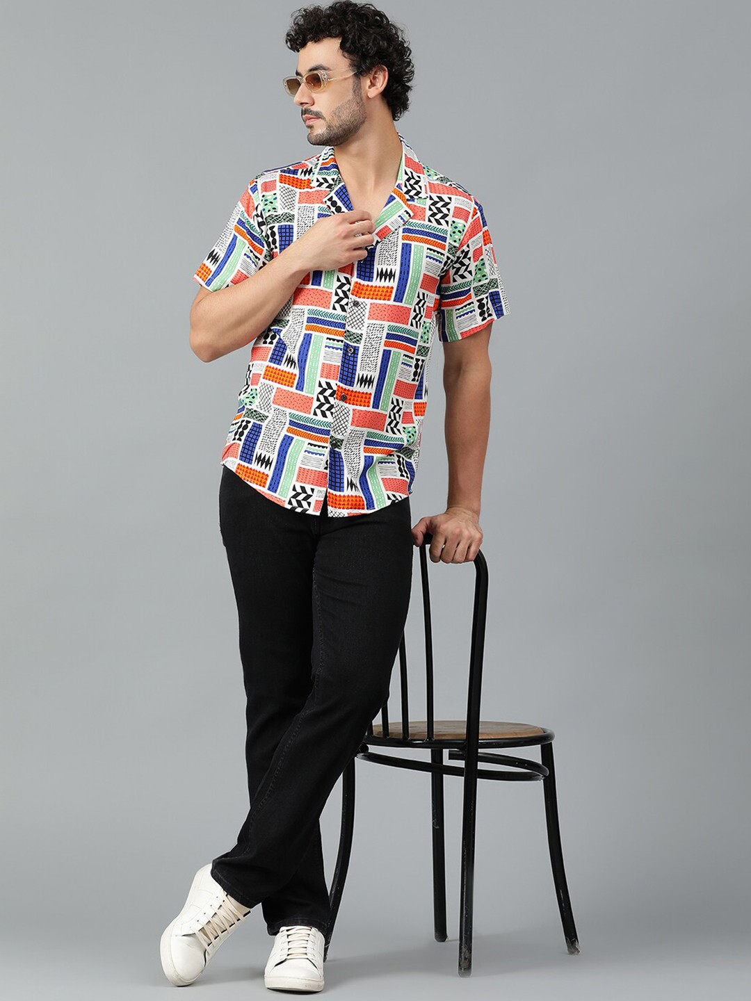 

Kotty Men Cuban Collar Abstract Printed Casual Shirt, White