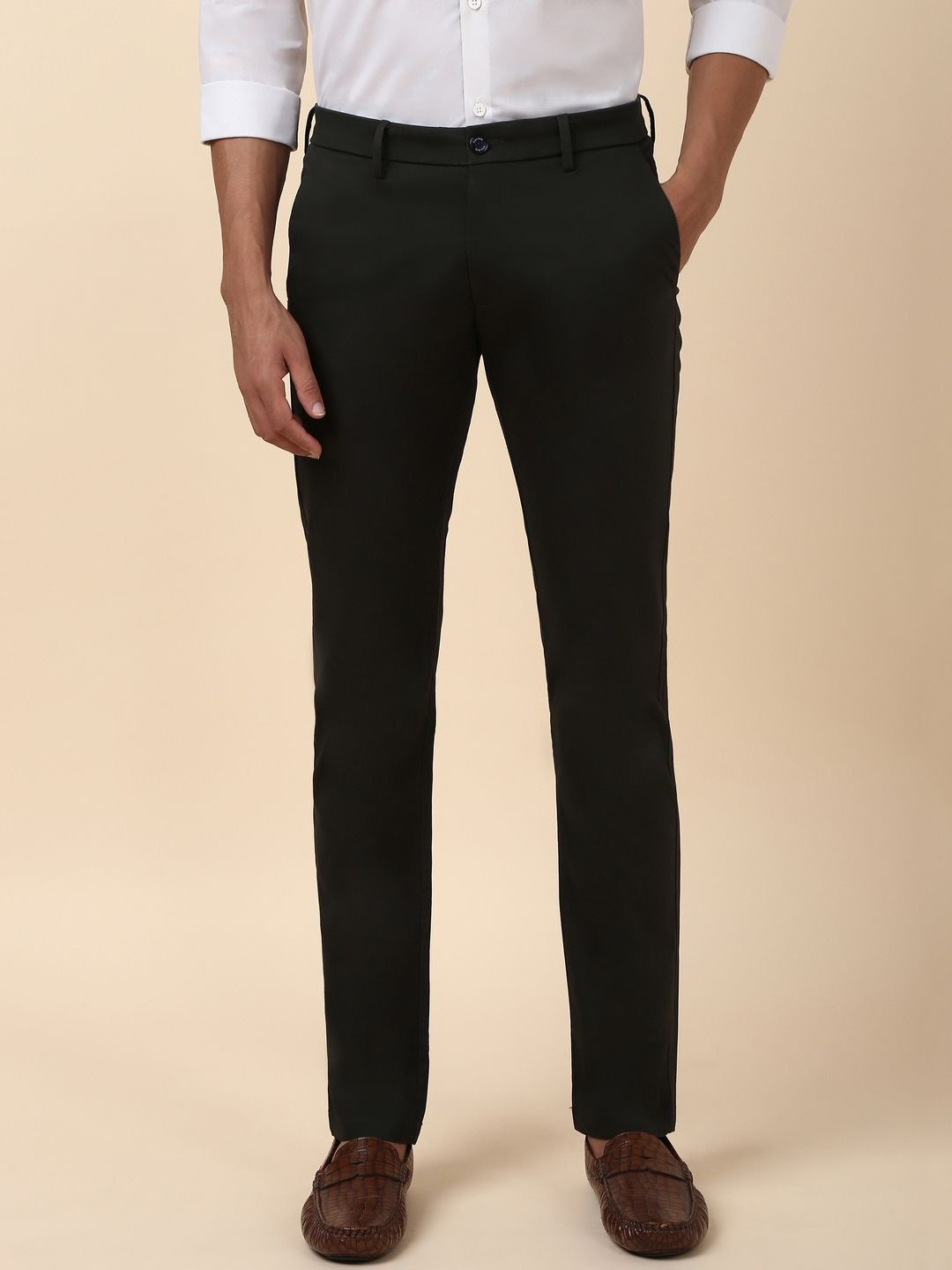 

Allen Solly Men Slim Fit Trousers, Black