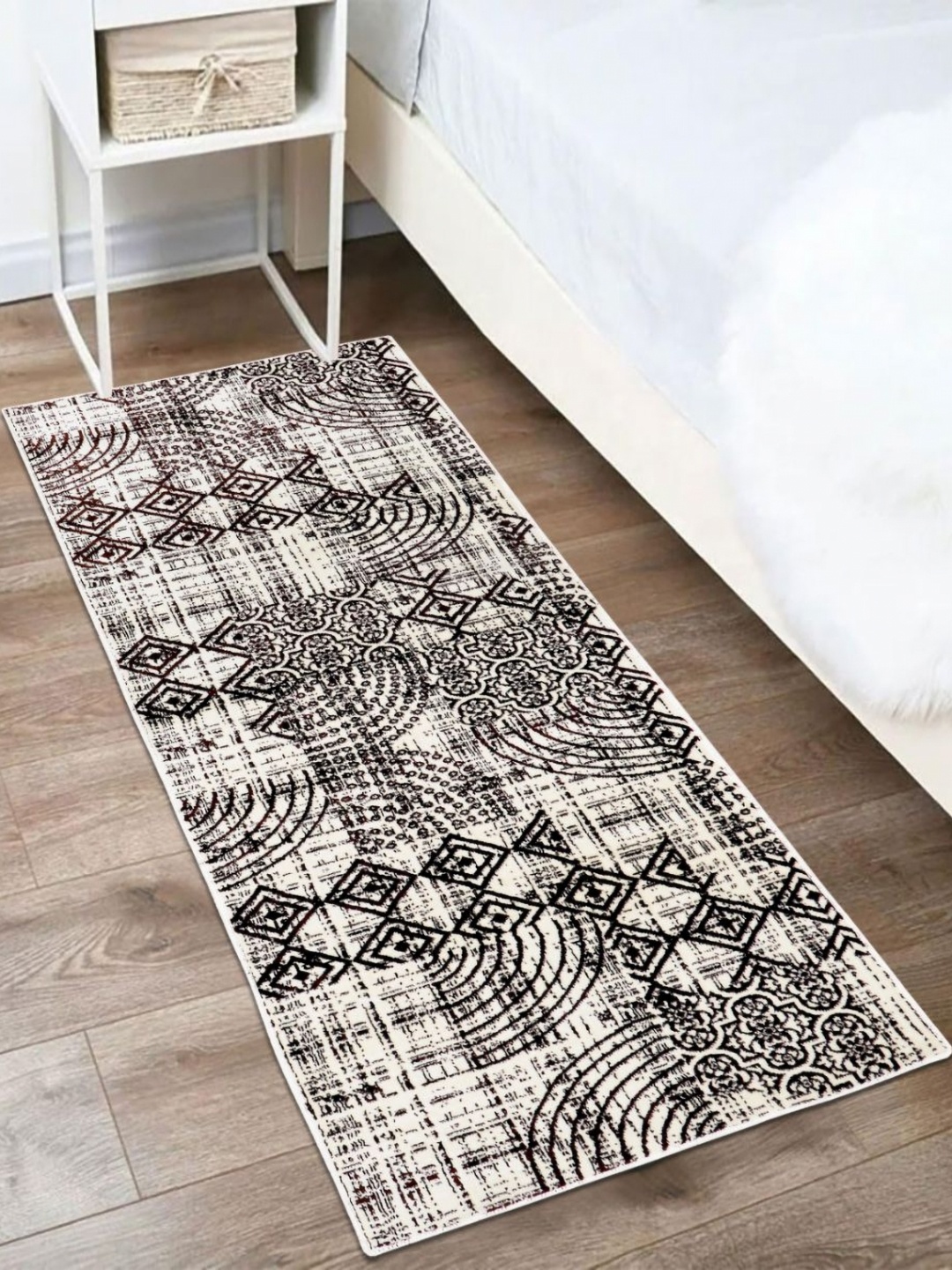 

MODEFE Cream & Black Geometric Anti-Skid Rectangular Carpet