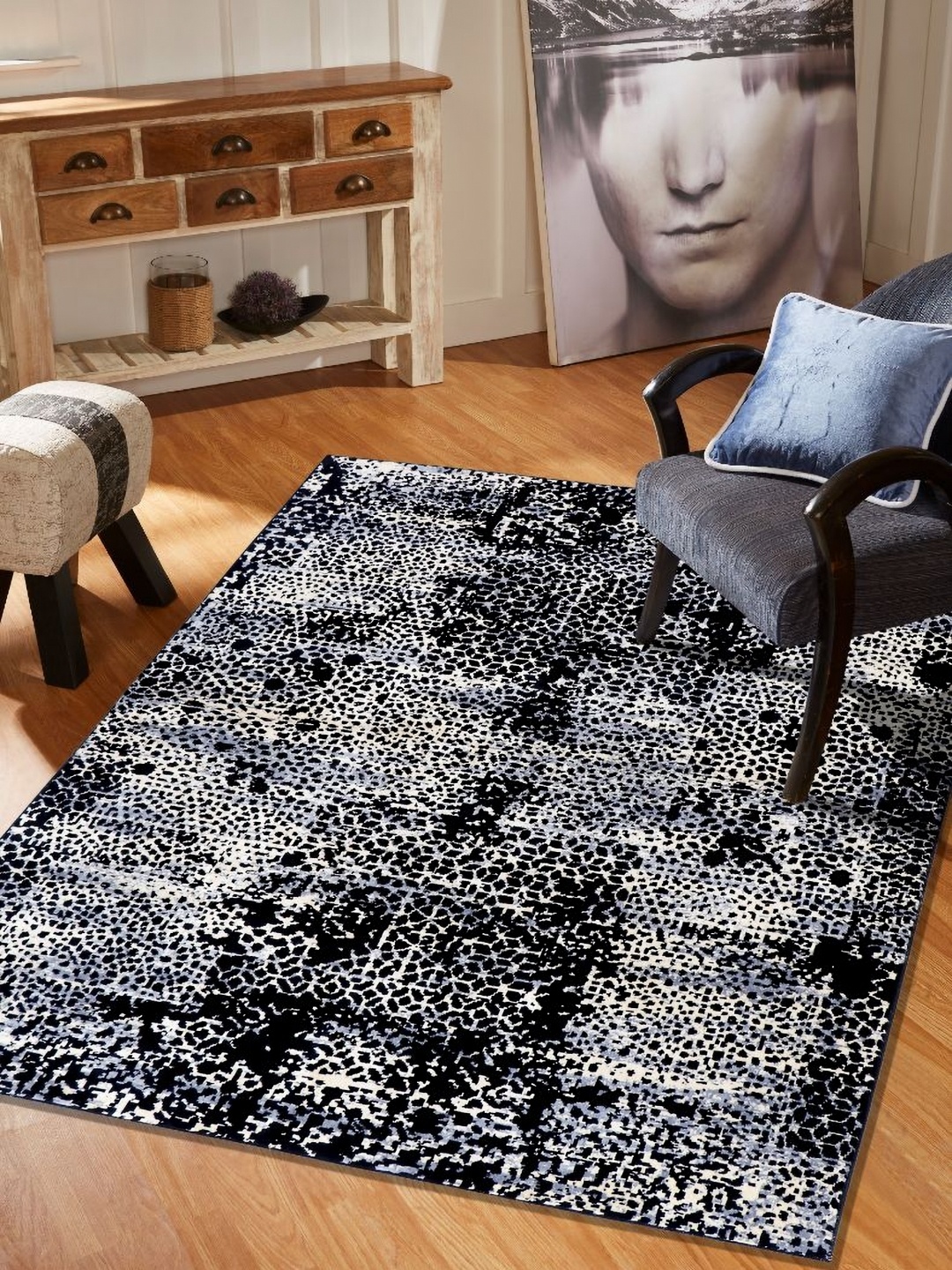 

MODEFE Black & White Abstract Anti-Skid Rectangular Carpet