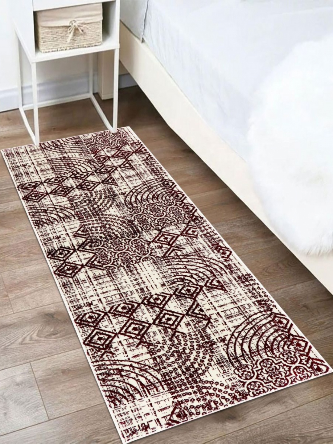 

MODEFE Beige & White Abstract Shaggy Anti-Skid Carpet