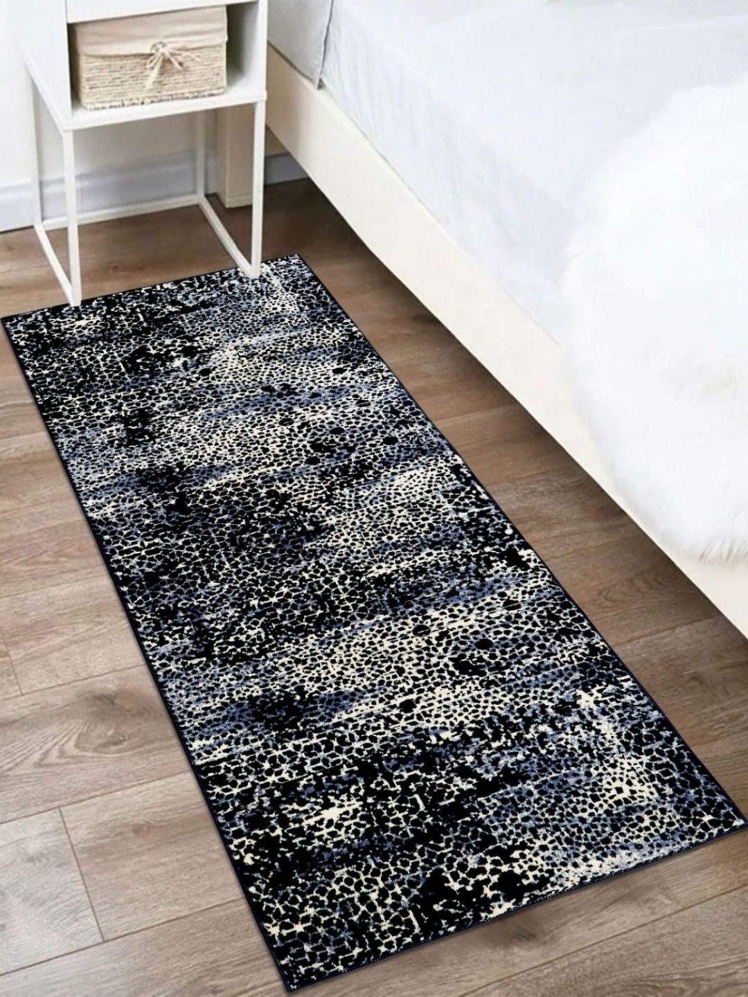 

MODEFE Blue & White Abstract Shaggy Anti-Skid Carpet