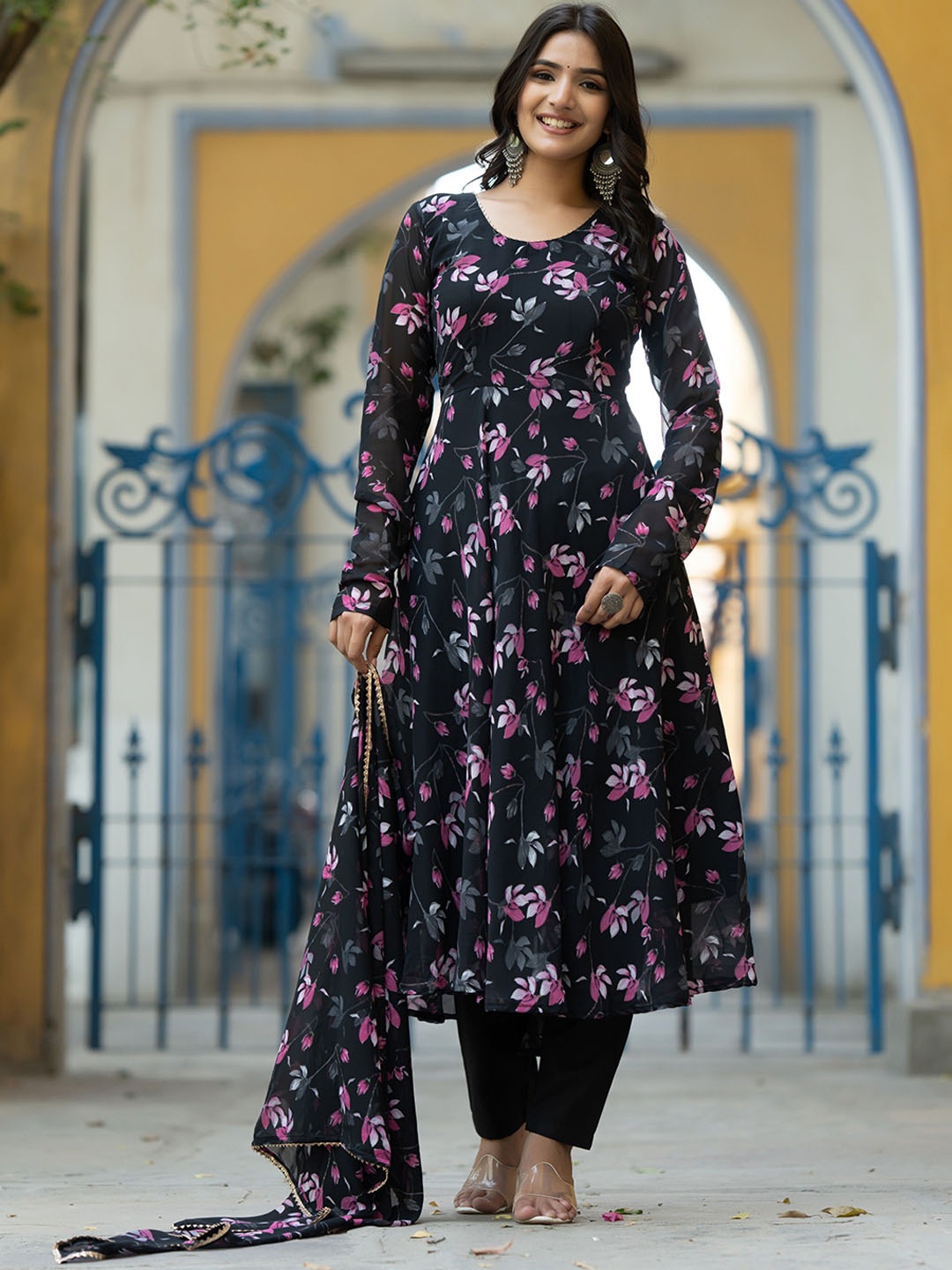 

ASPORA Floral Printed Gotta Patti Flared Anarkali Kurta With Trousers & Dupatta, Black