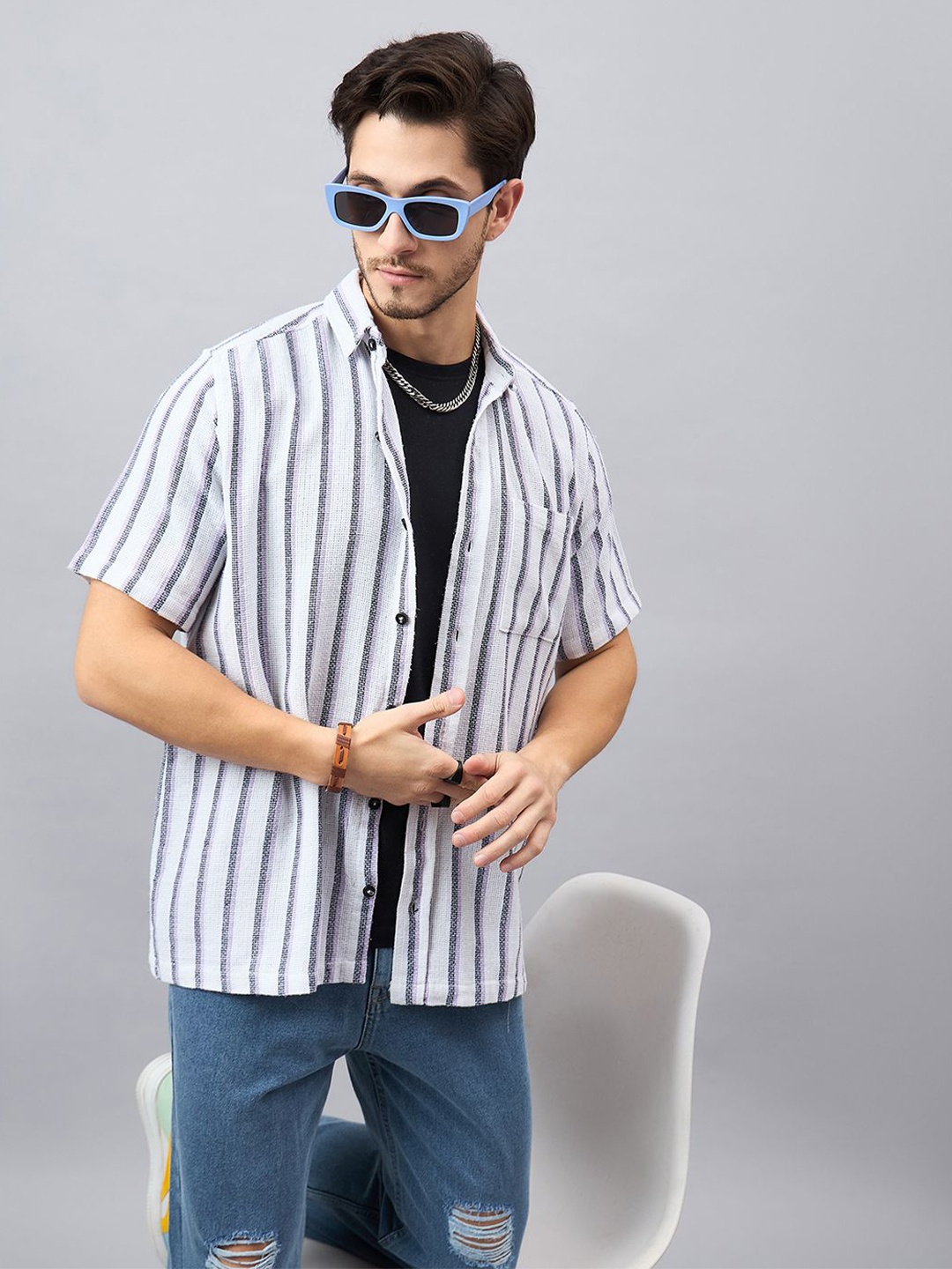 

CHIMPAAANZEE Men Spread Collar Striped Casual Shirt, White