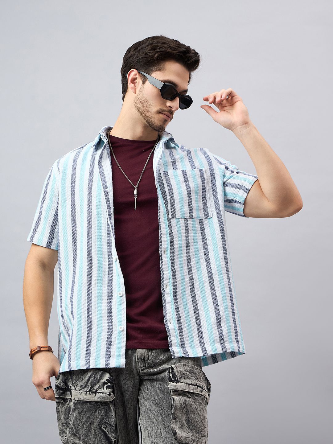 

CHIMPAAANZEE Men Spread Collar Striped Casual Shirt, White