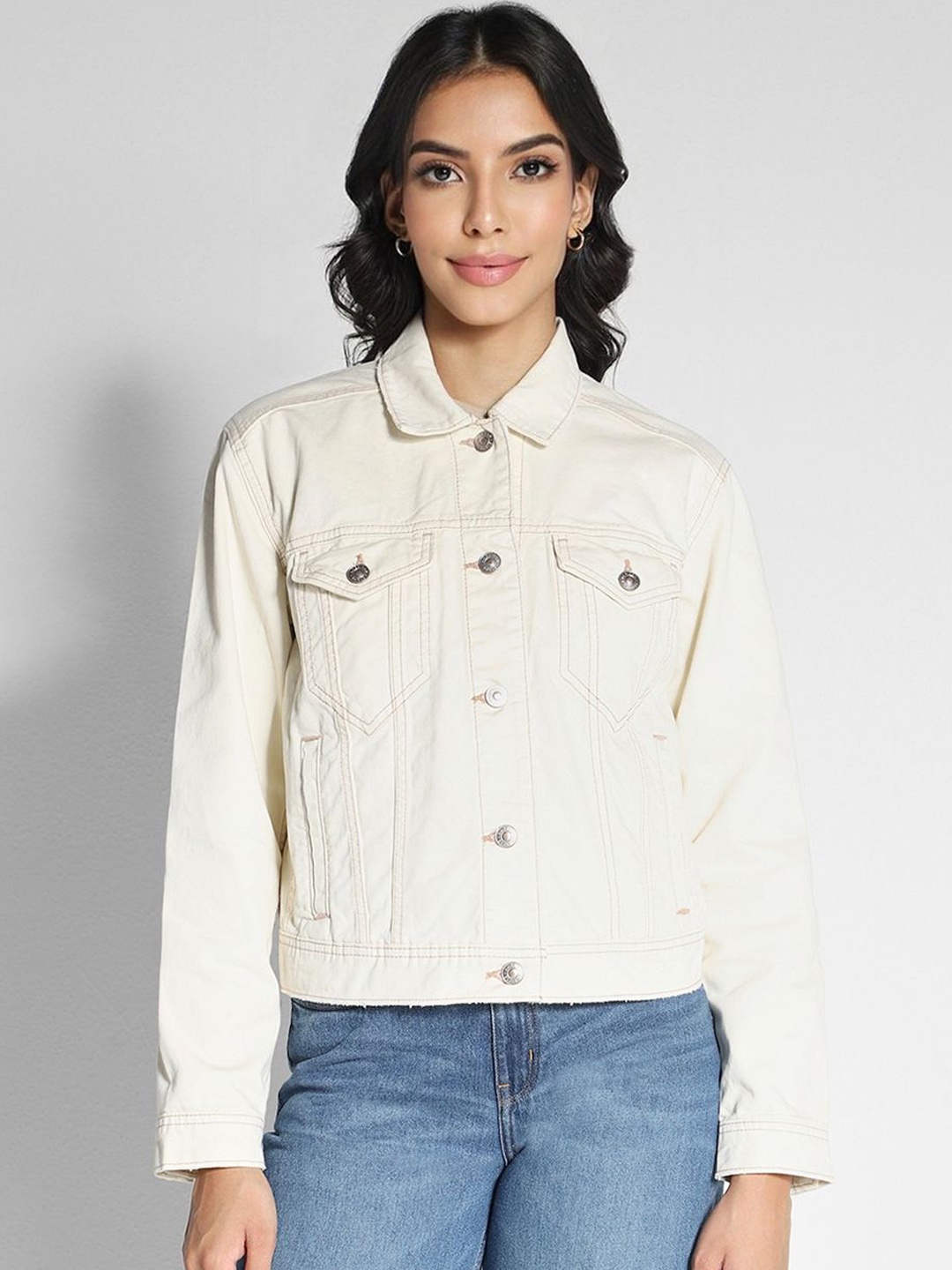 

AMERICAN EAGLE OUTFITTERS Women Solid Crop Denim Jacket, Cream