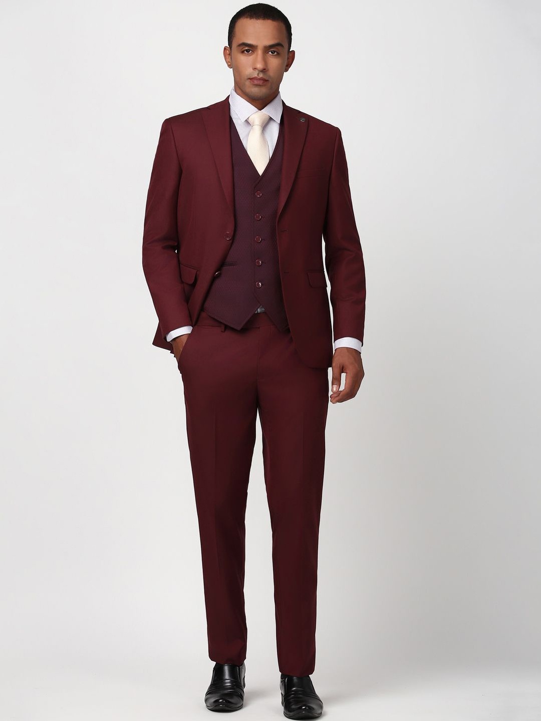 

Peter England Elite Men Slim-Fit Single-Breasted Three-Piece Formal Suit, Maroon