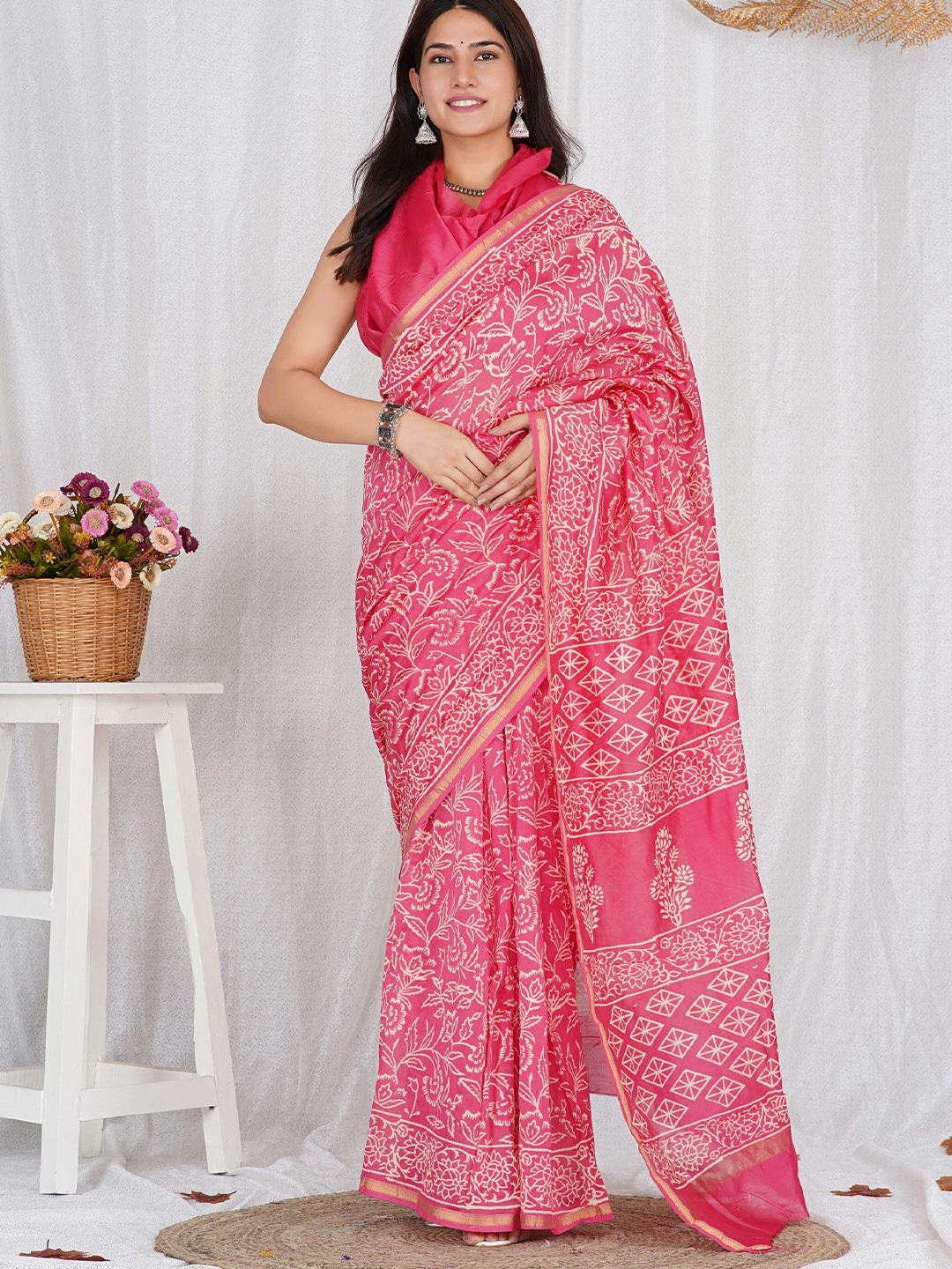 

Shivanya Handicrafts Floral Zari Pure Silk Block Print Saree, Pink