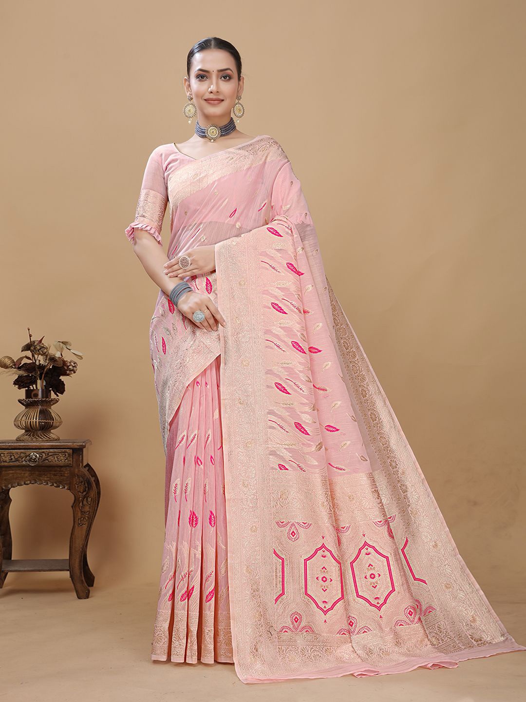 

RUDIT CREATION Floral Zari Linen Blend Saree, Pink