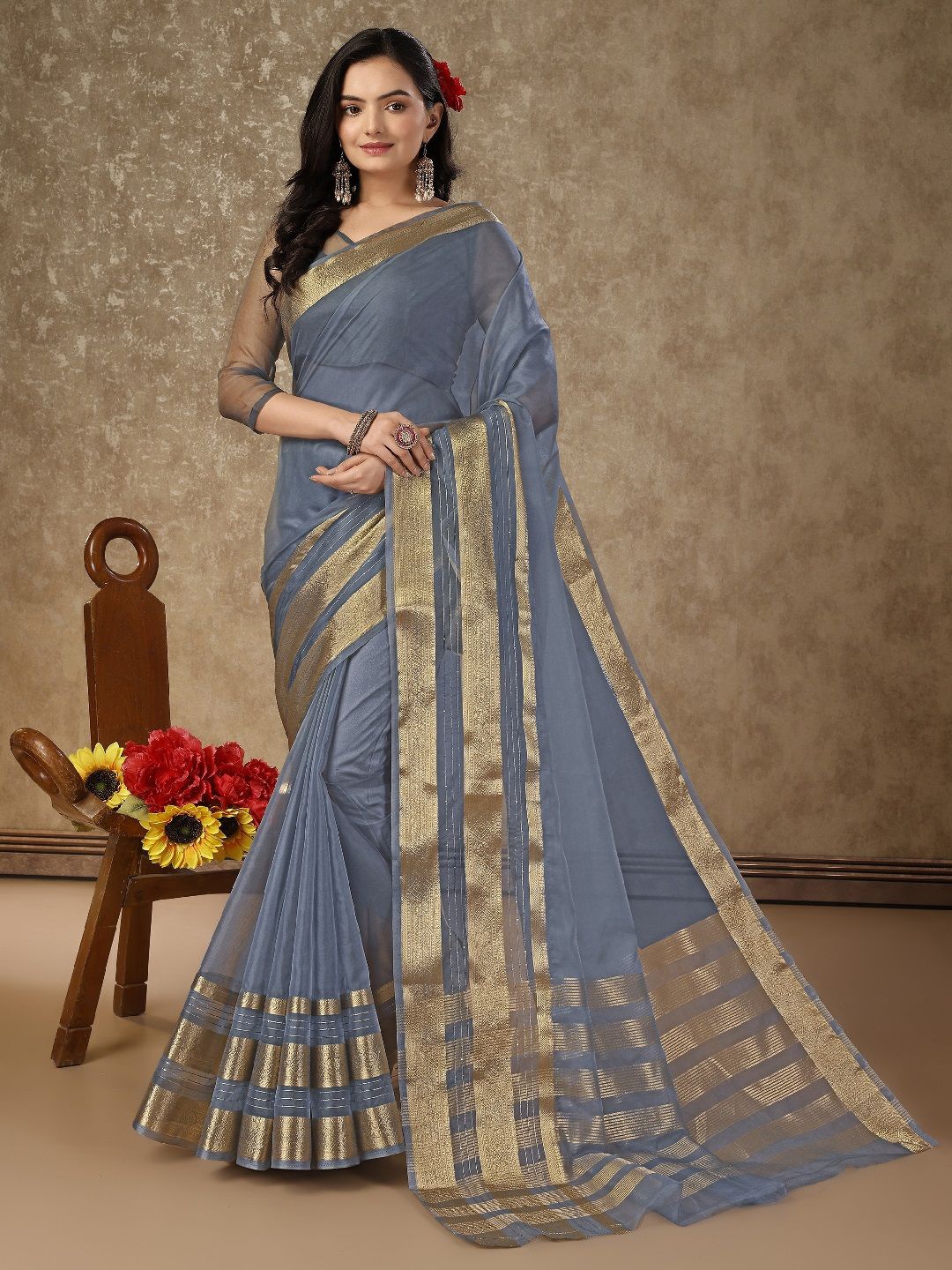 

HERE&NOW Solid Zari Organza Saree With Blouse Piece, Grey