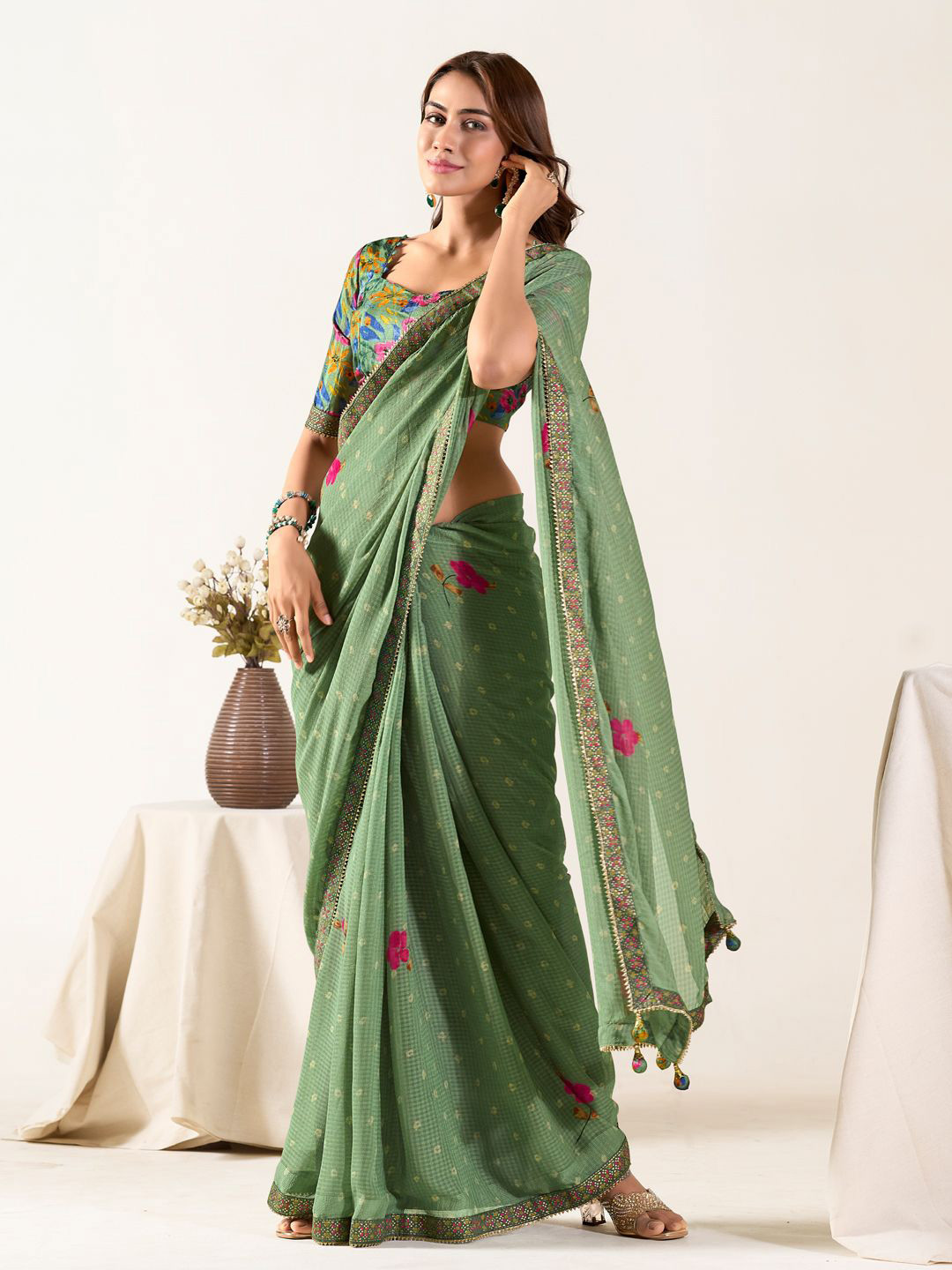 

Mitera Floral Zari Saree With Blouse Piece, Green