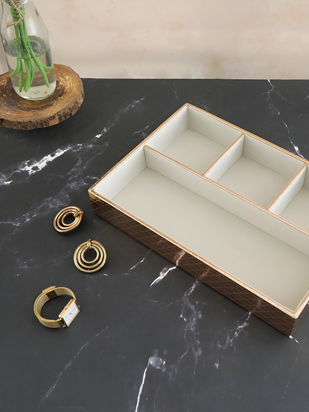 

THE HOME CO. Copper Toned & White Textured Jewellery Organiser
