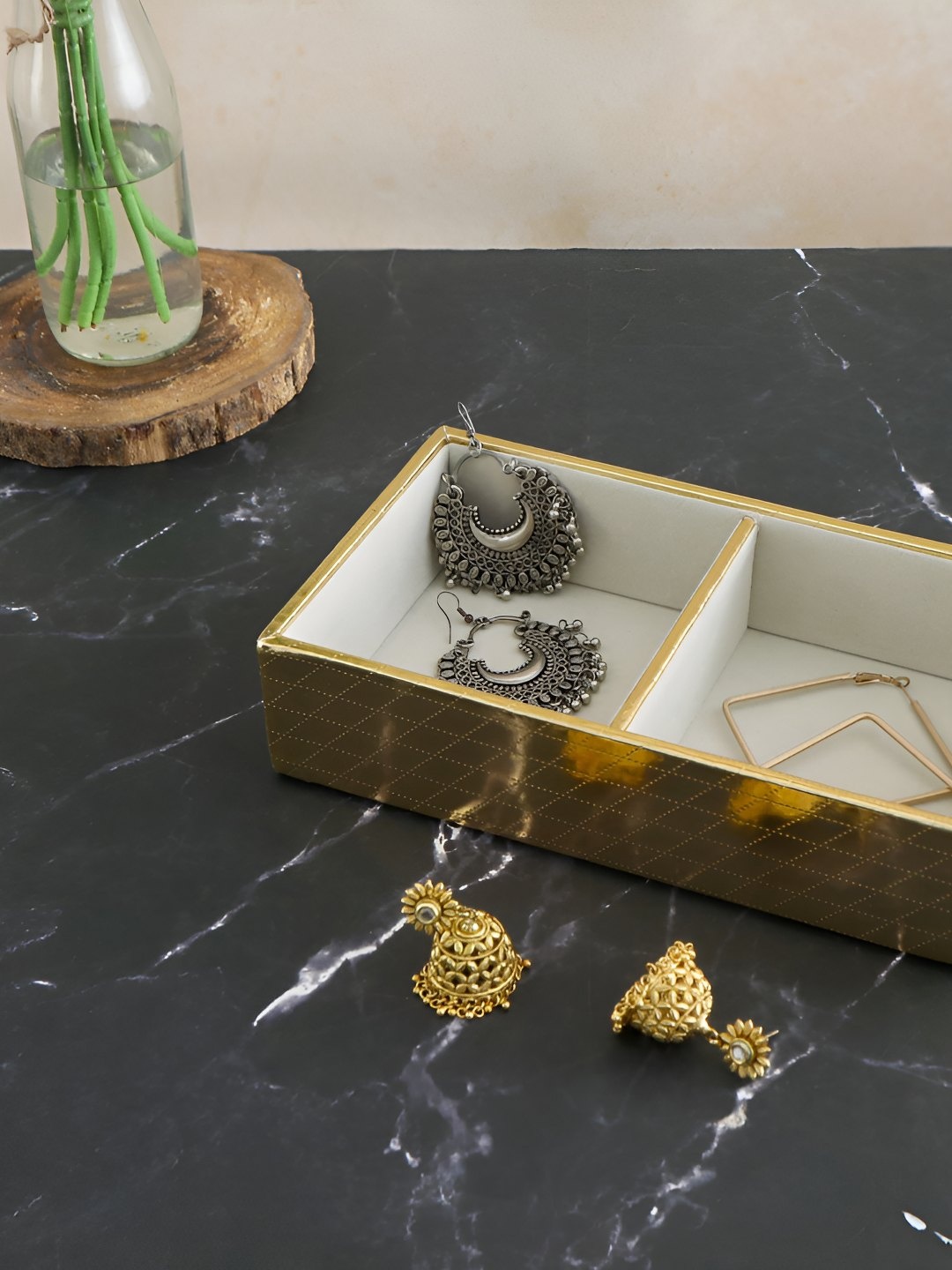 

THE HOME CO. Gold Toned & White Textured Jewellery Organiser