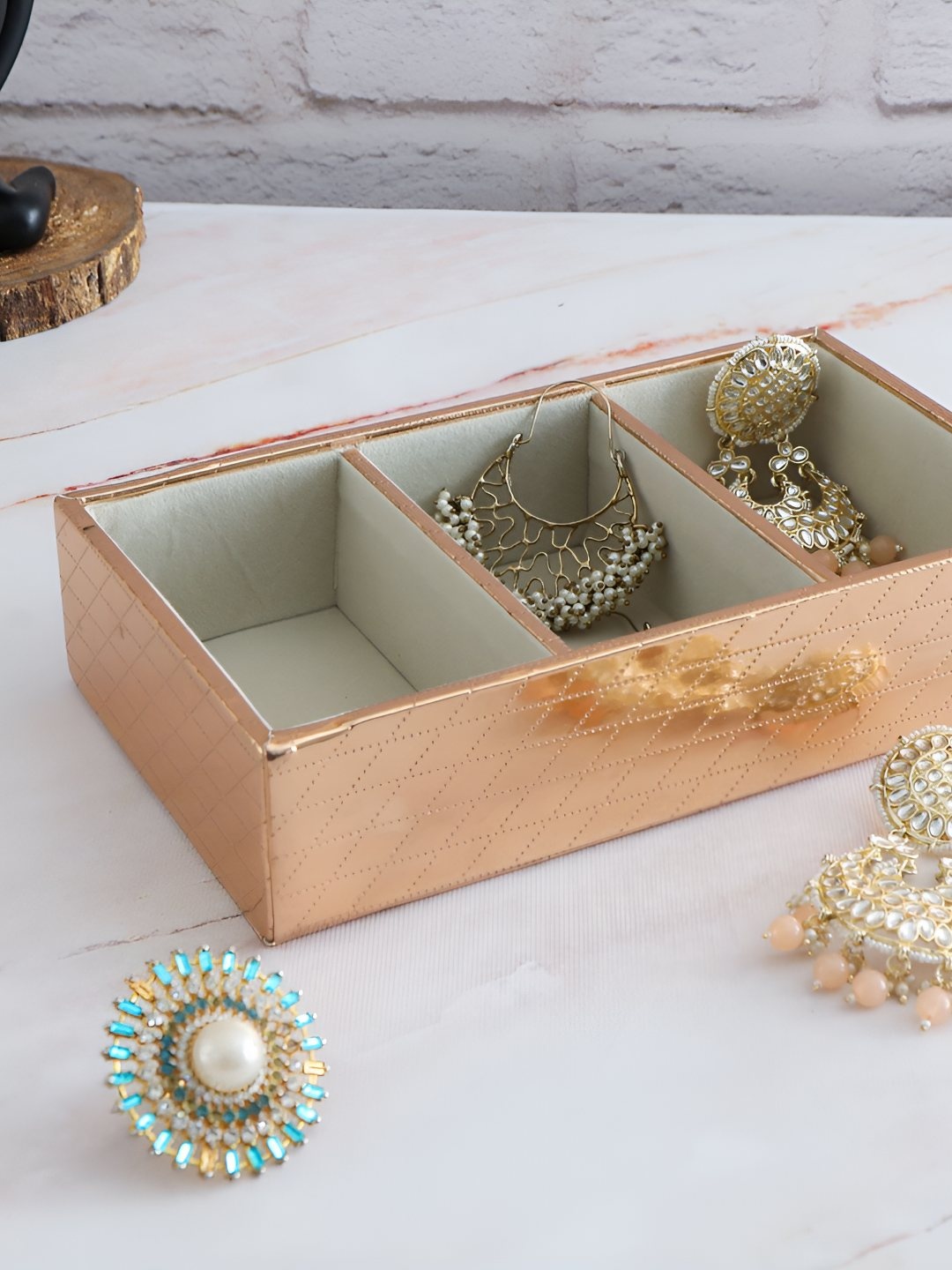 

THE HOME CO. Copper Toned & White Textured Jewellery Organiser