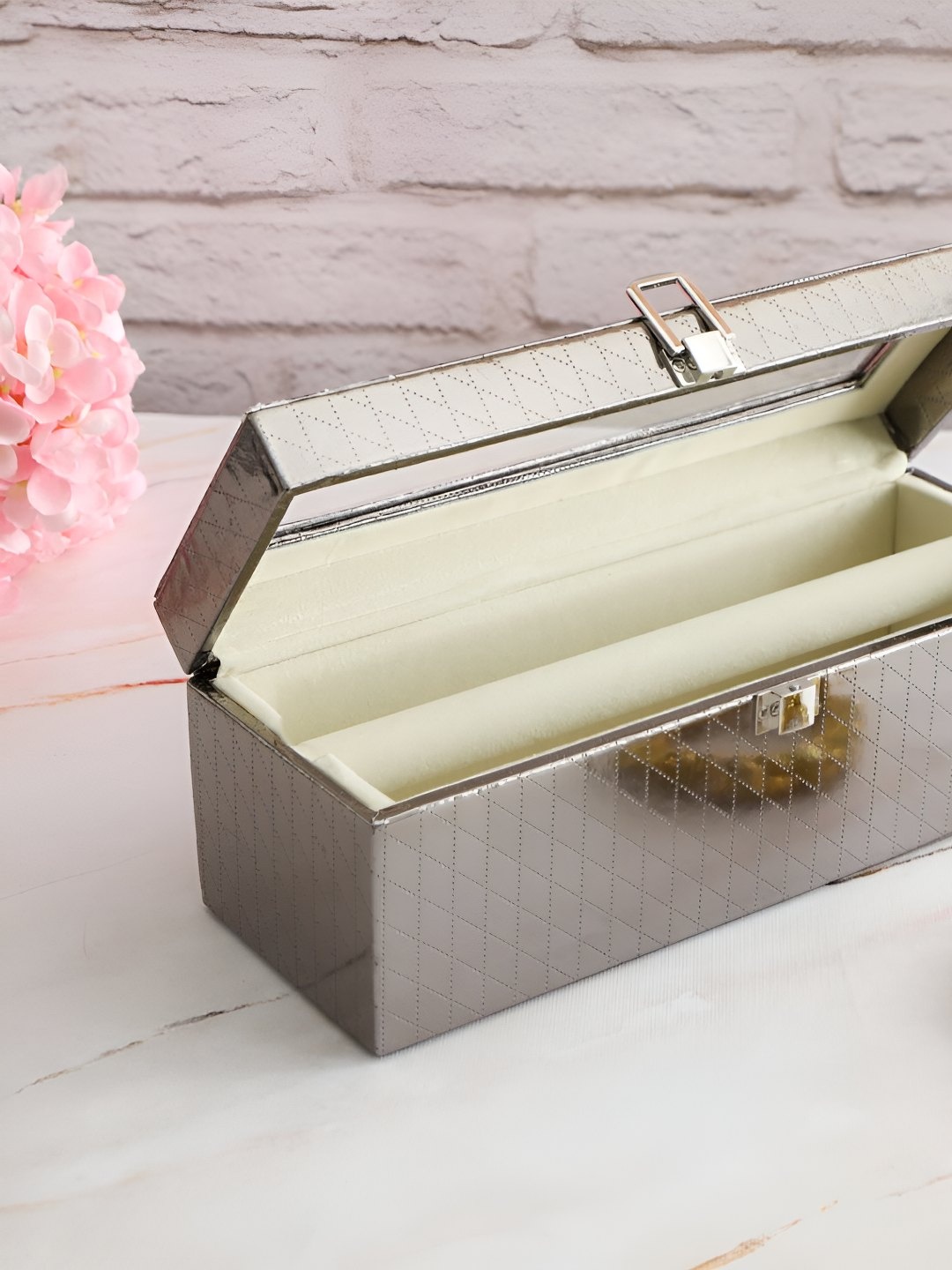 

THE HOME CO. Silver Toned & White Textured Jewellery Organiser