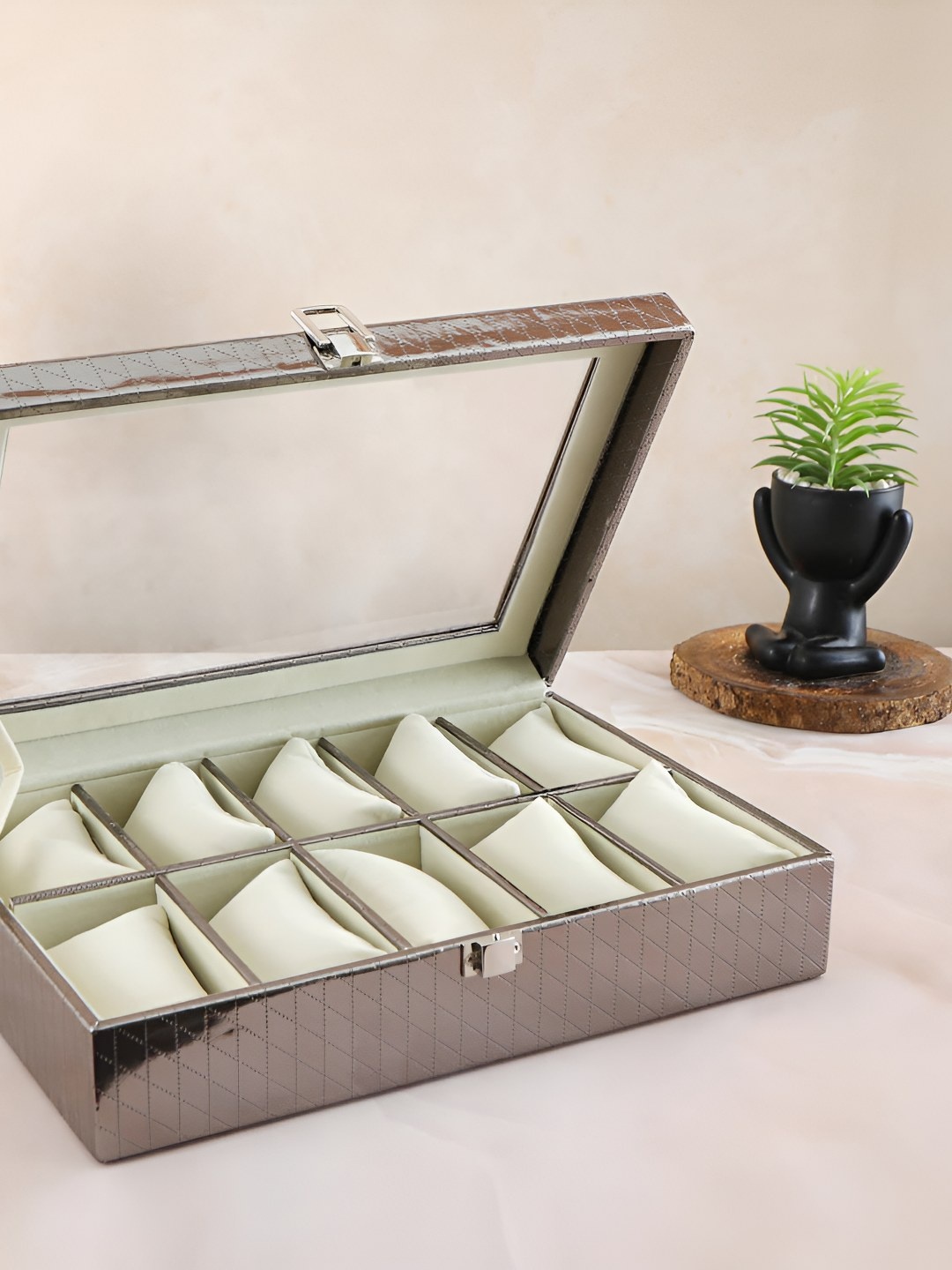 

THE HOME CO. Silver Toned & White Textured Jewellery Organiser