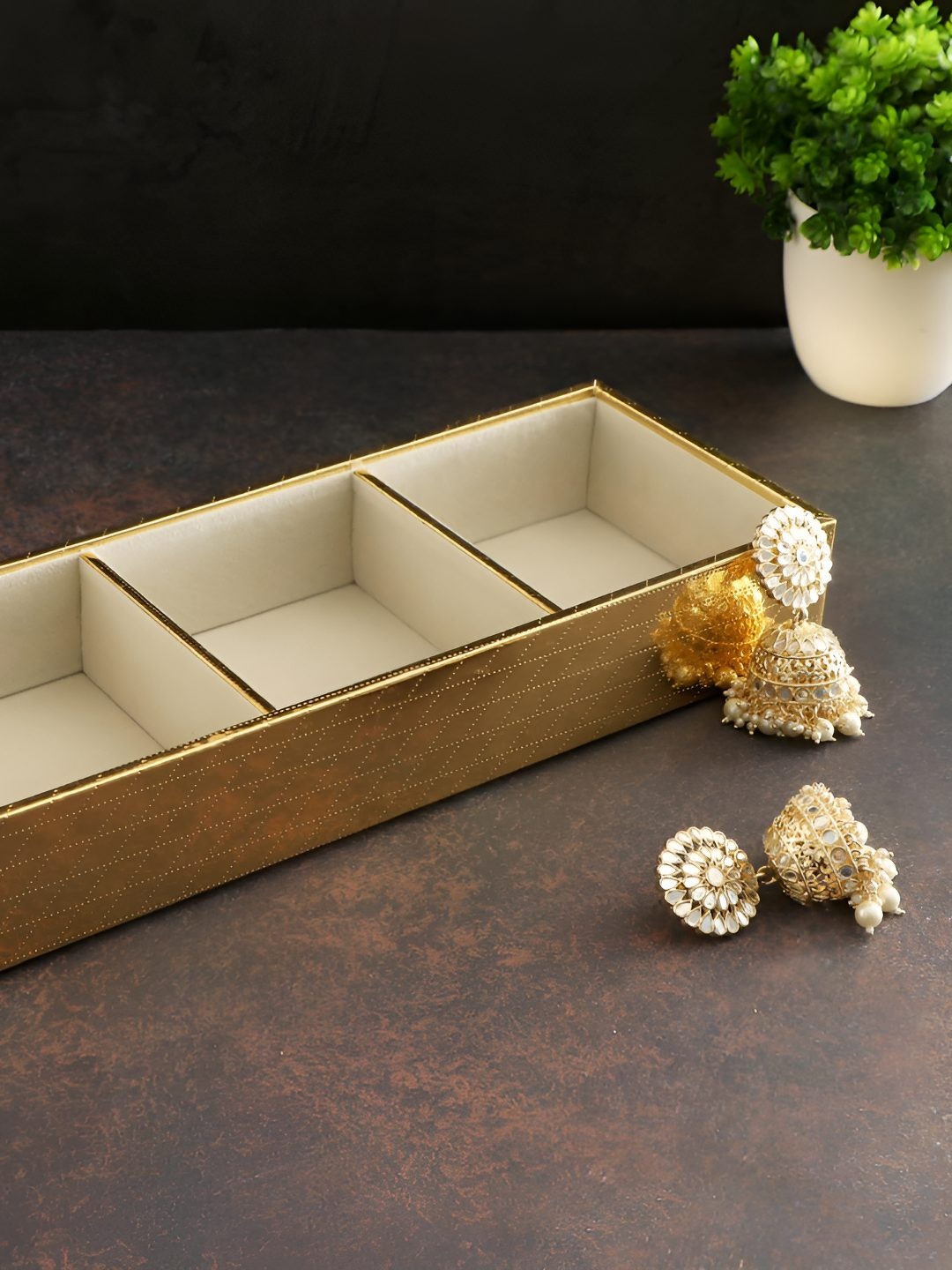 

THE HOME CO. Gold Toned & White Textured Jewellery Organiser