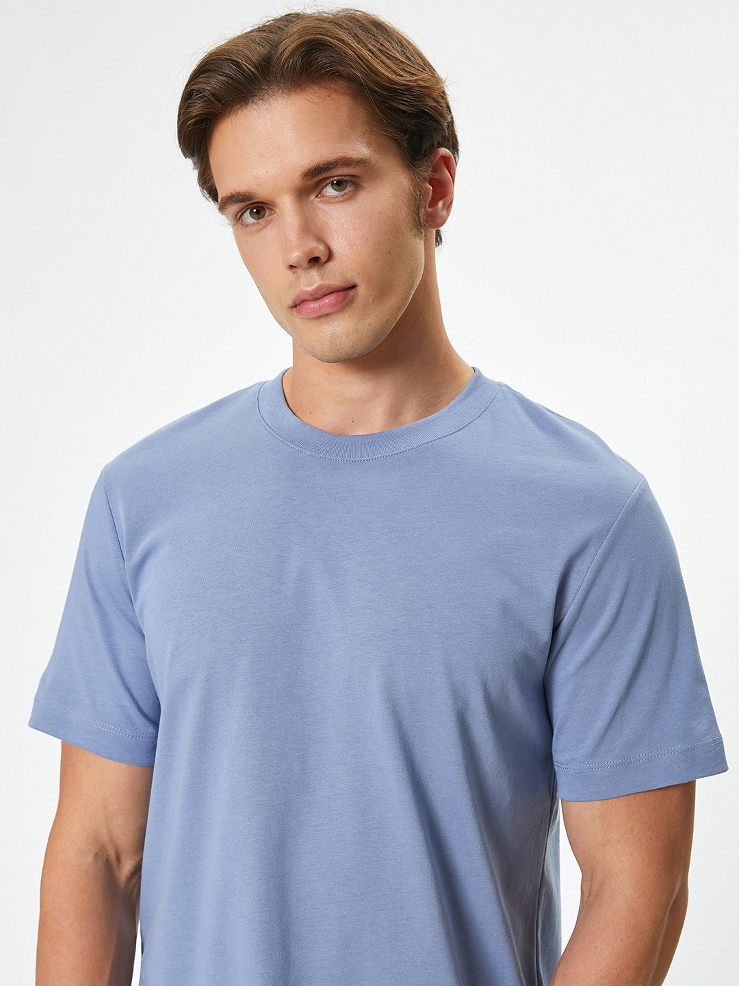 

Koton Men Round Neck Solid T-shirt, Blue