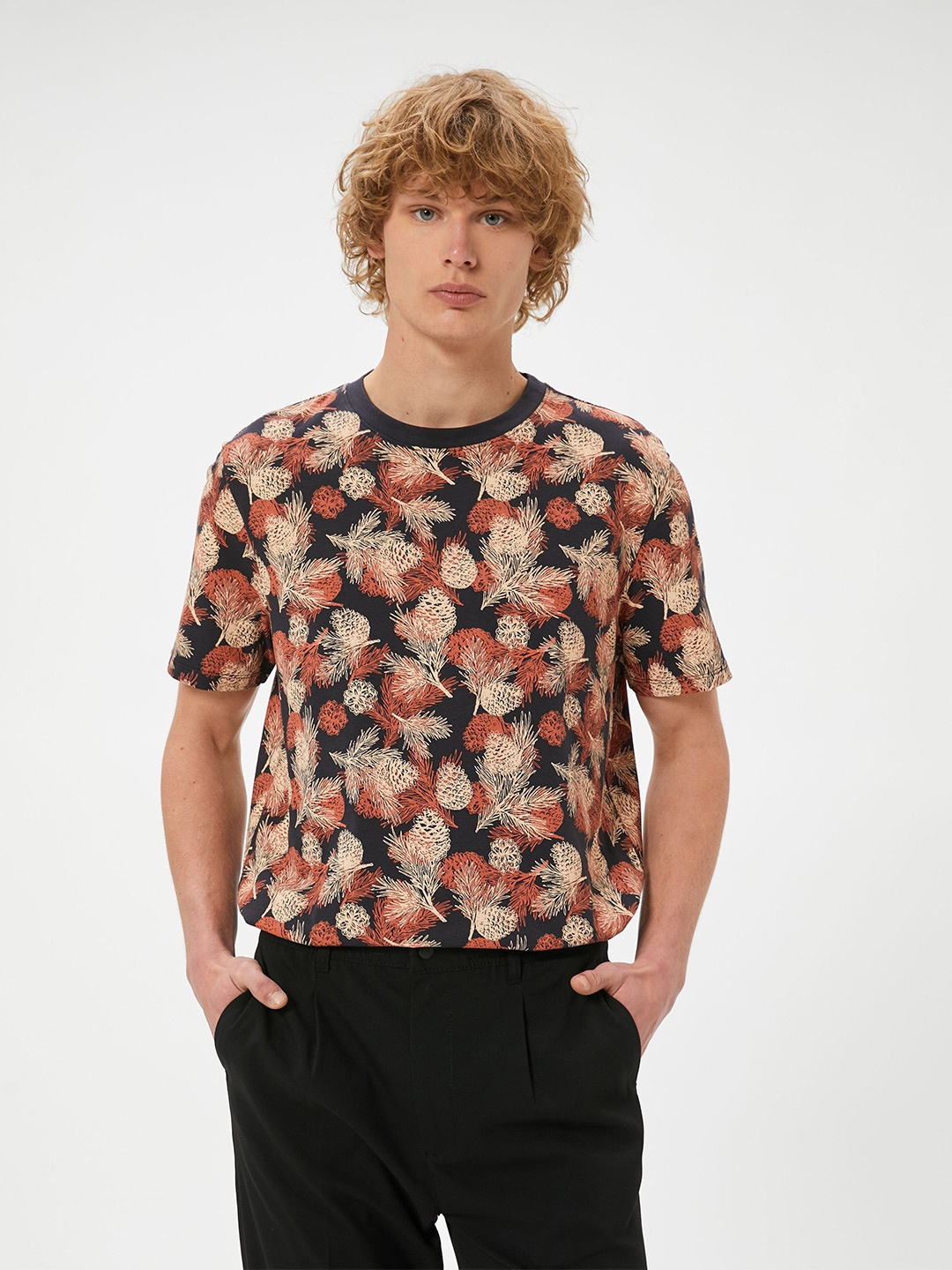 

Koton Men Floral Printed Round Neck Pure Cotton T-shirt, Grey