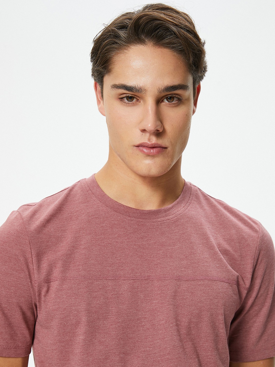 

Koton Men Solid Round Neck T-shirt, Maroon