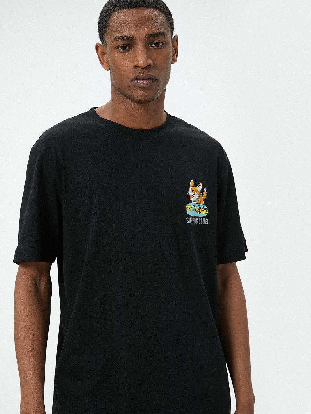 

Koton Men Solid Round Neck T-shirt, Black