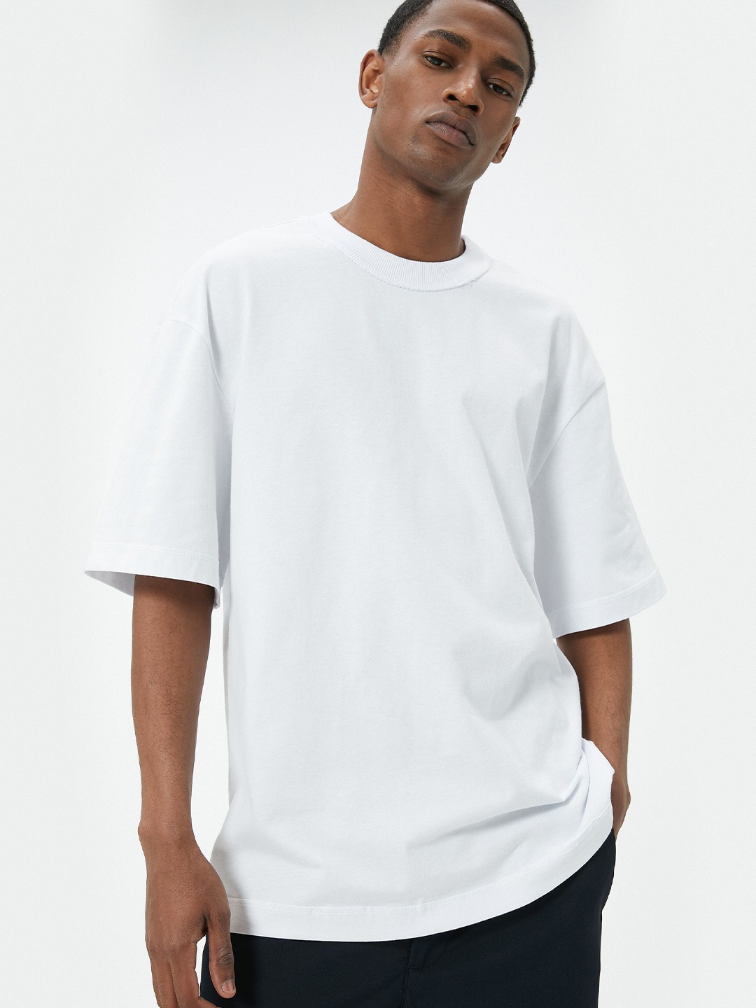 

Koton Men Solid Round Neck Oversized T-shirt, White