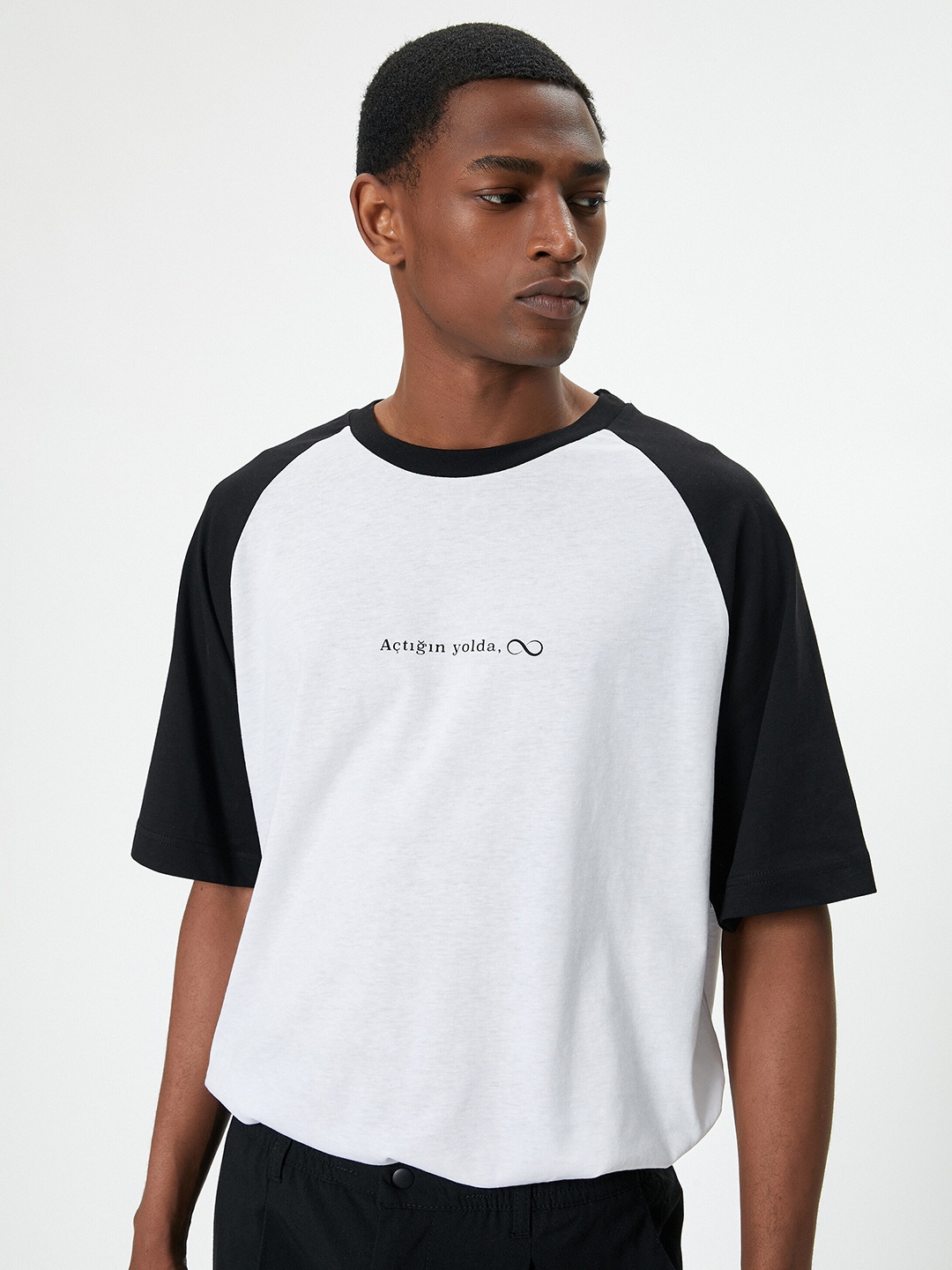 

Koton Men Typography Printed T-shirt, White