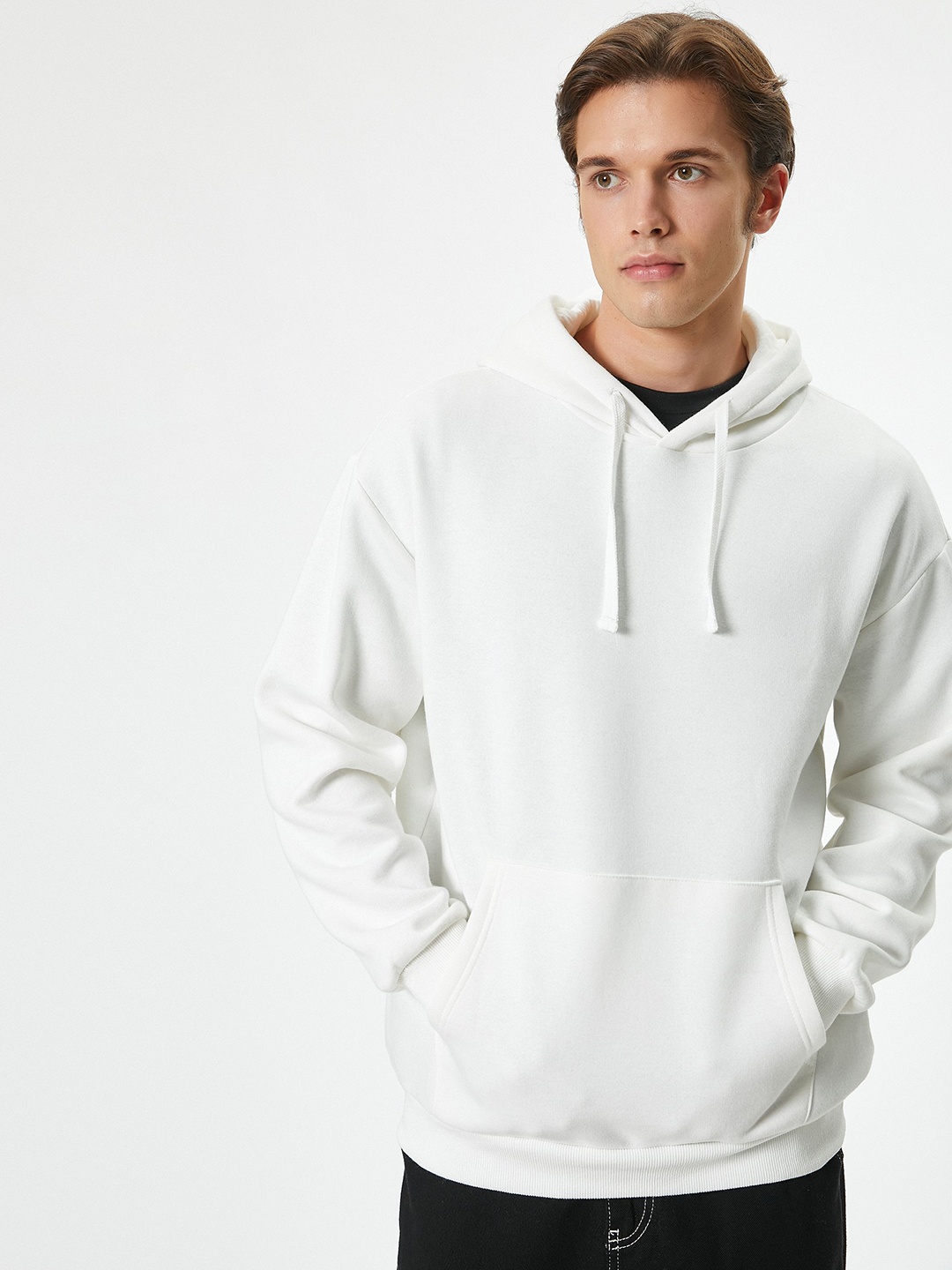 

Koton Men Long Sleeves Solid Sweatshirt, White