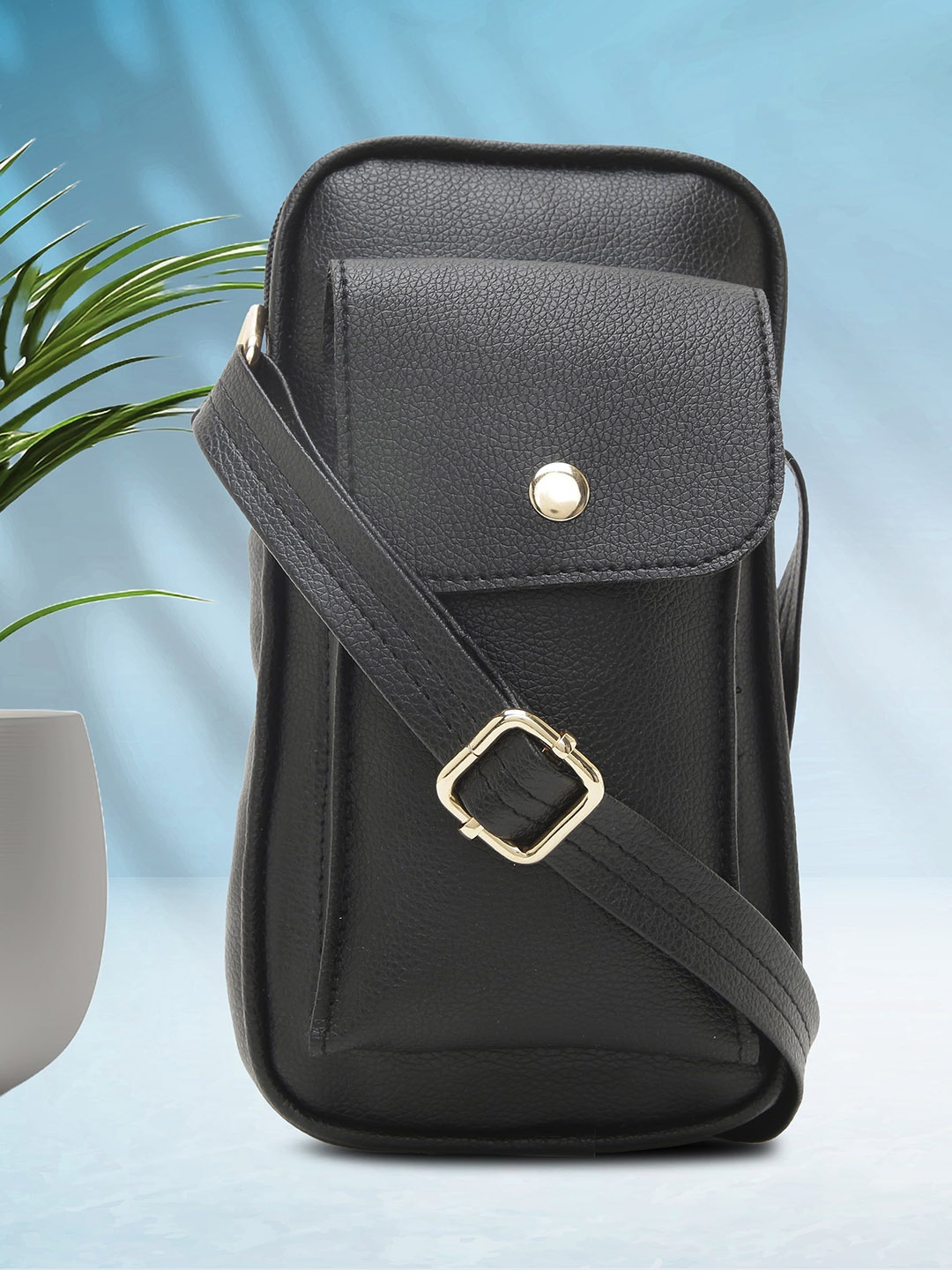 DressBerry Women Solid Structured Sling Bag, Black