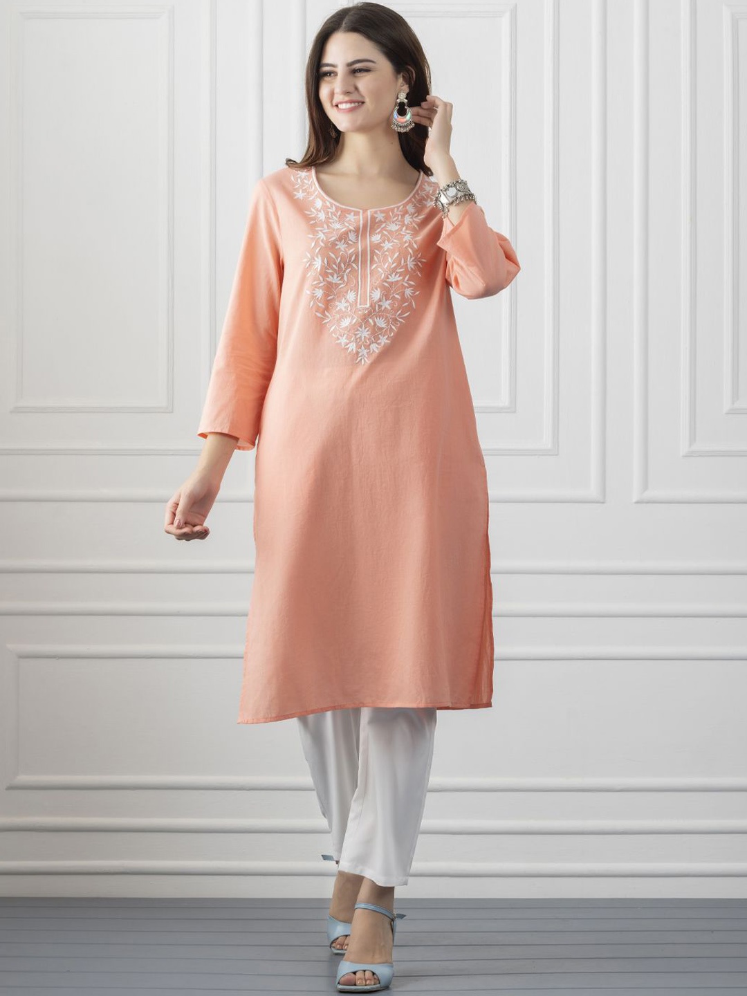 

SHAYE Floral Embroidered Thread Work Pure Cotton Straight Kurta, Peach