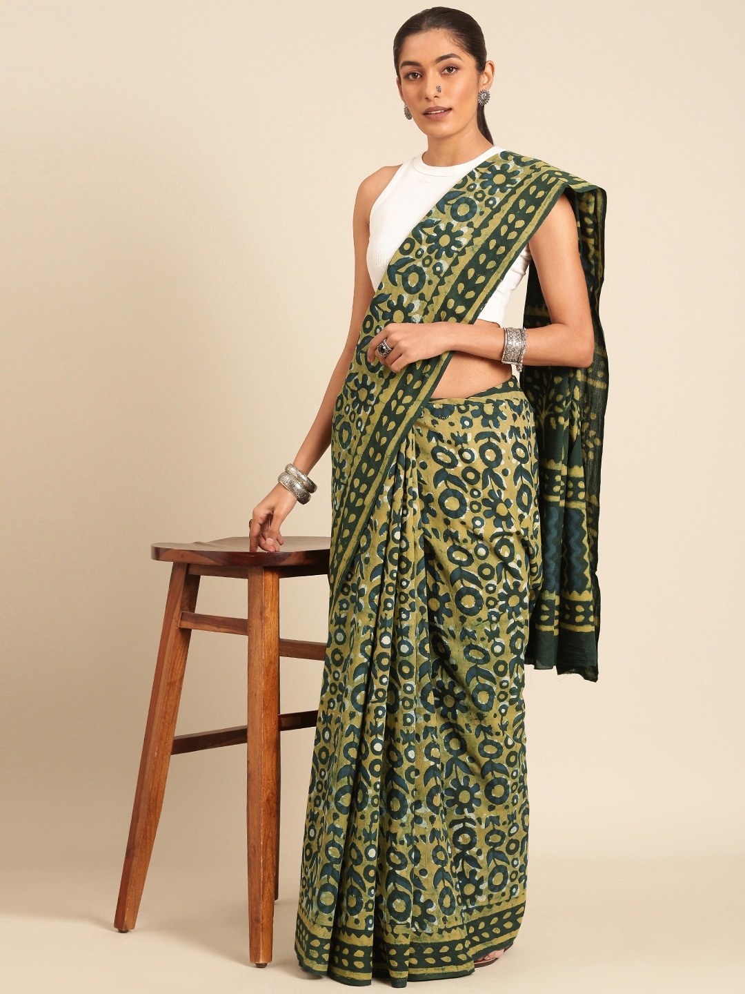 

Taavi Bagru Saree, Green