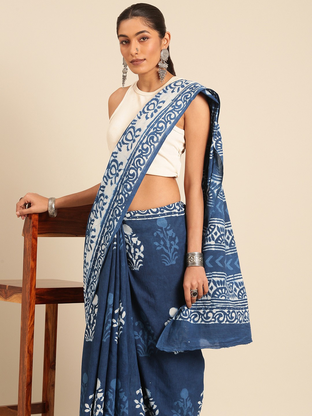 

Taavi Ethnic Motifs Block Printed Pure Cotton Saree, Navy blue
