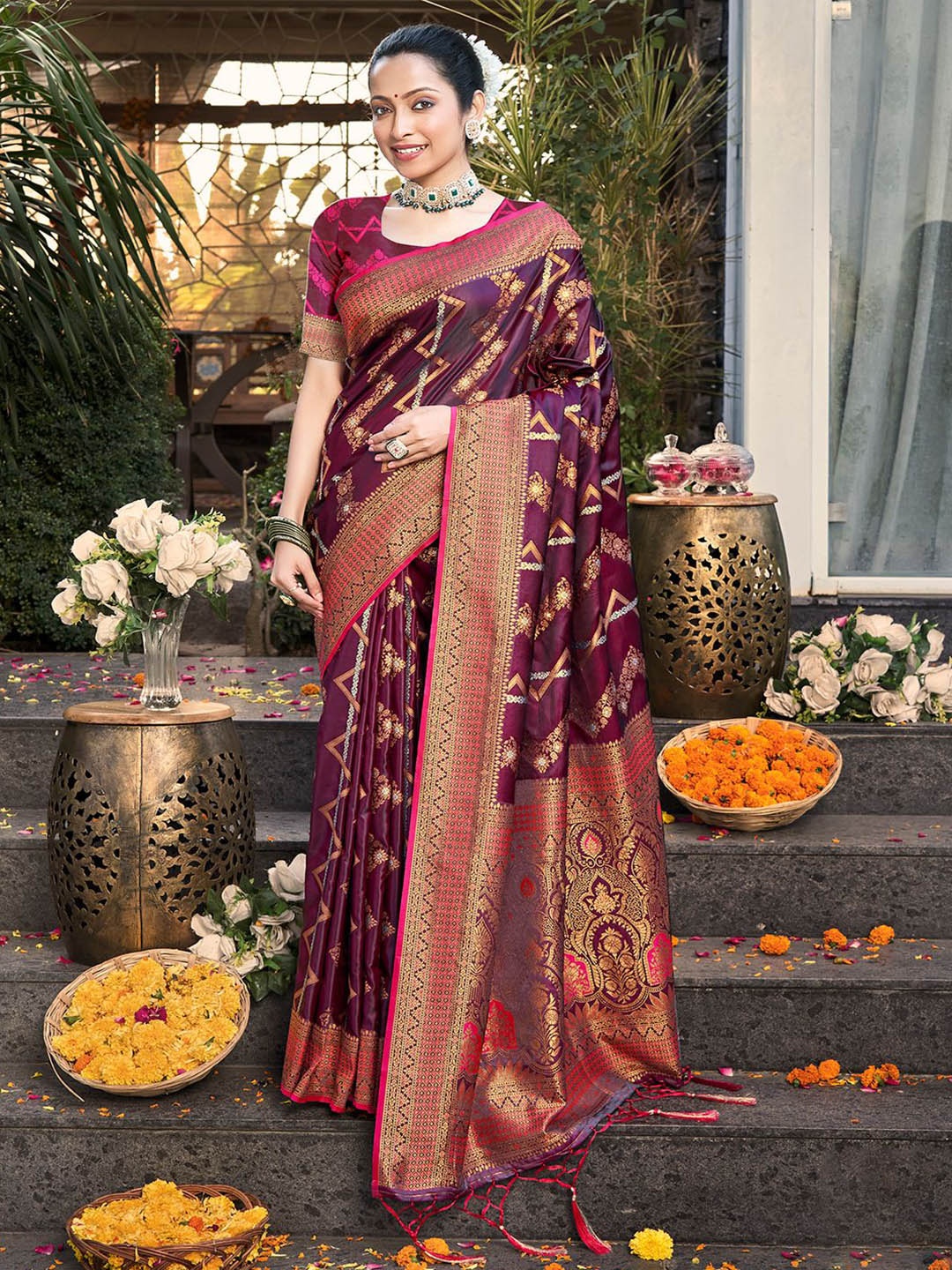 

Exclusiva Woven Design Zari Saree, Purple