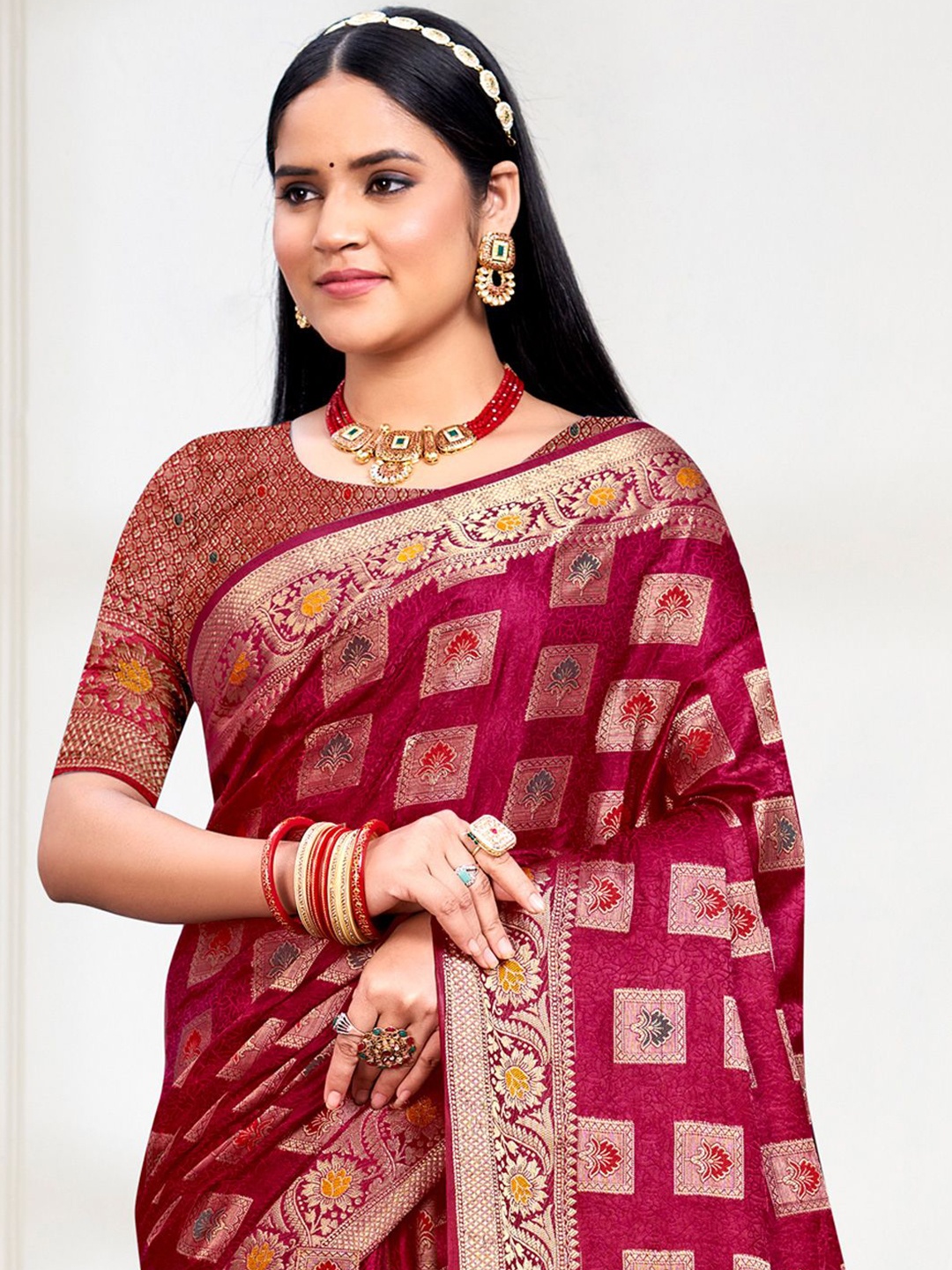 

Exclusiva Woven Design Zari Saree, Maroon