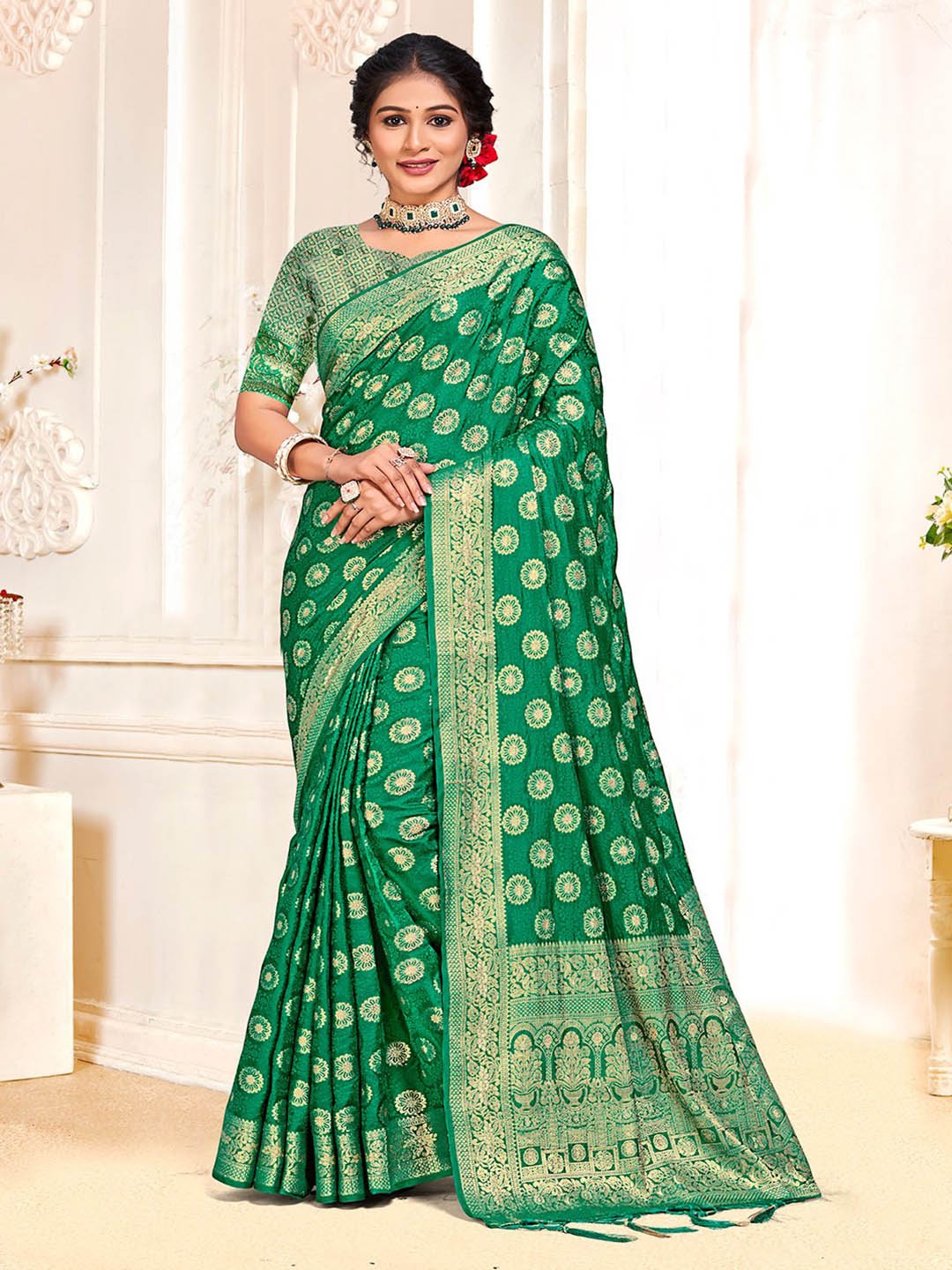 

Exclusiva Woven Design Zari Saree, Green
