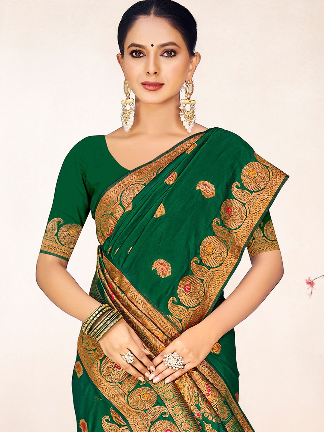 

Exclusiva Woven Design Zari Saree, Green