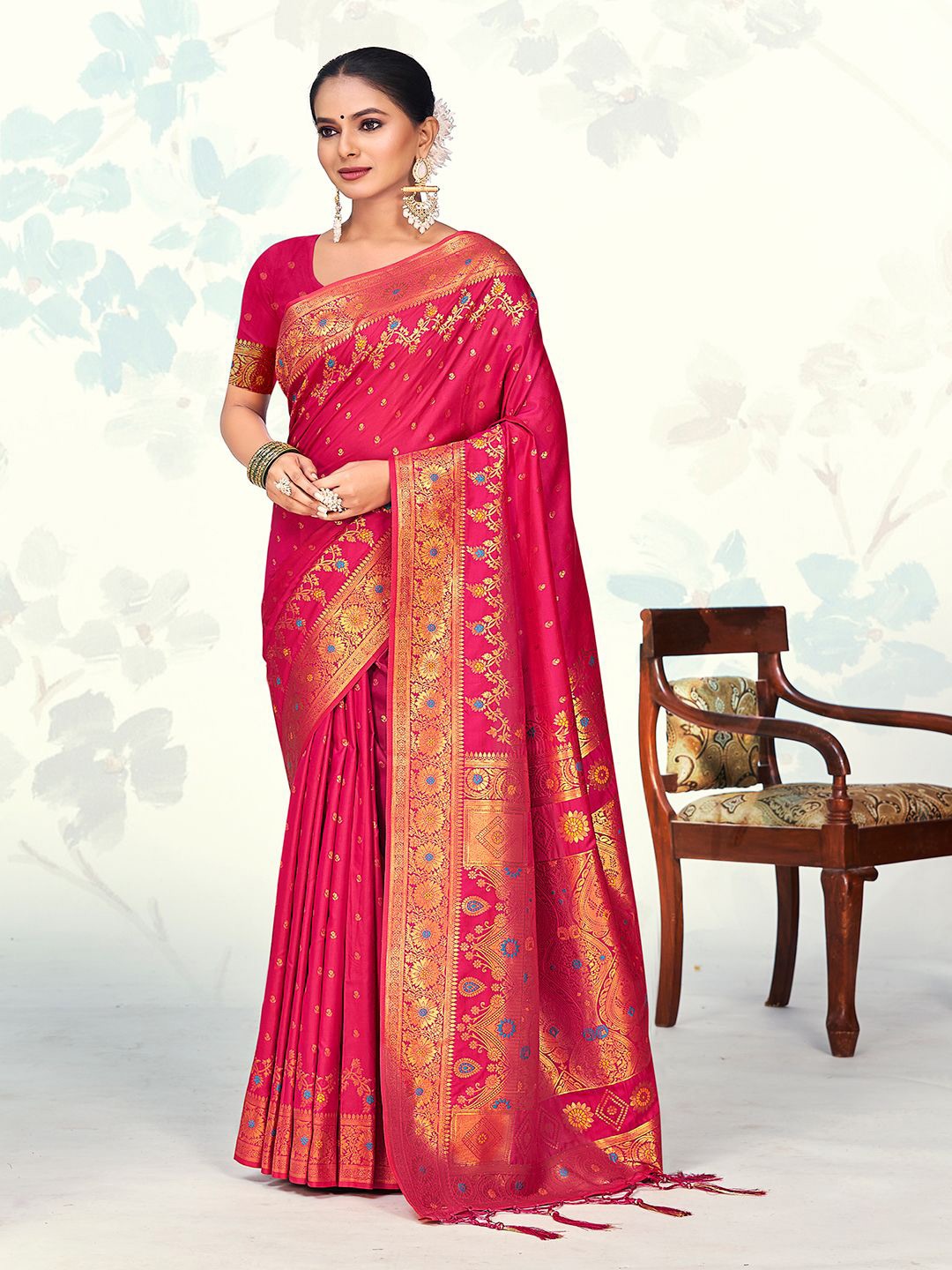 

Exclusiva Ethnic Motifs Zari Saree, Red