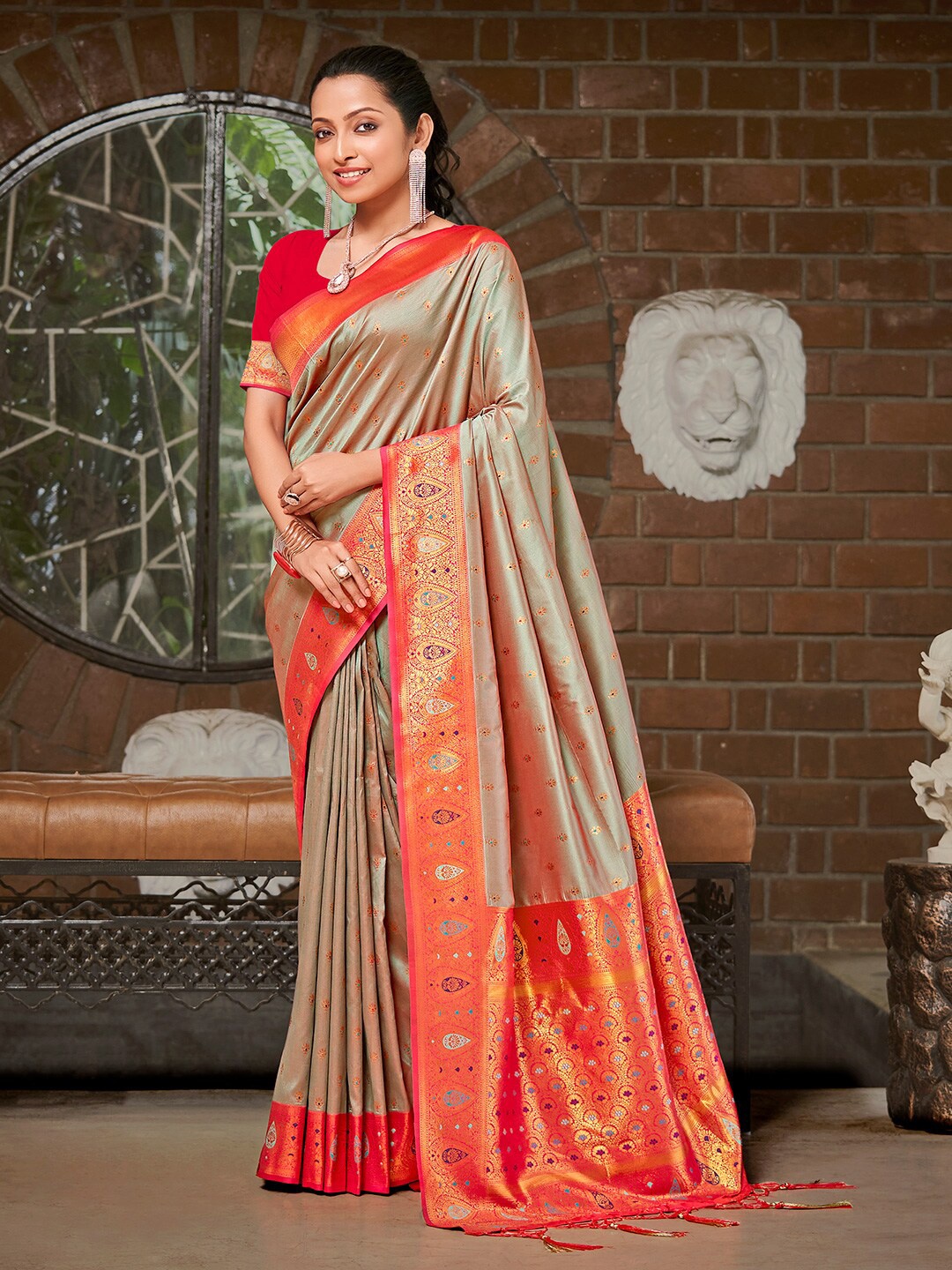 

Exclusiva Floral Zari Saree, Taupe
