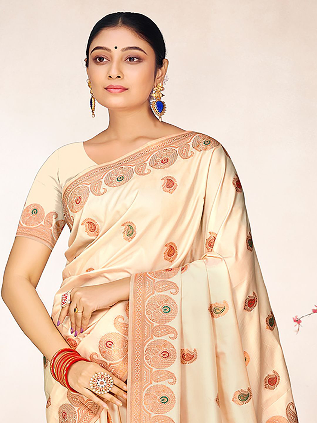 

Exclusiva Woven Design Zari Saree, Beige