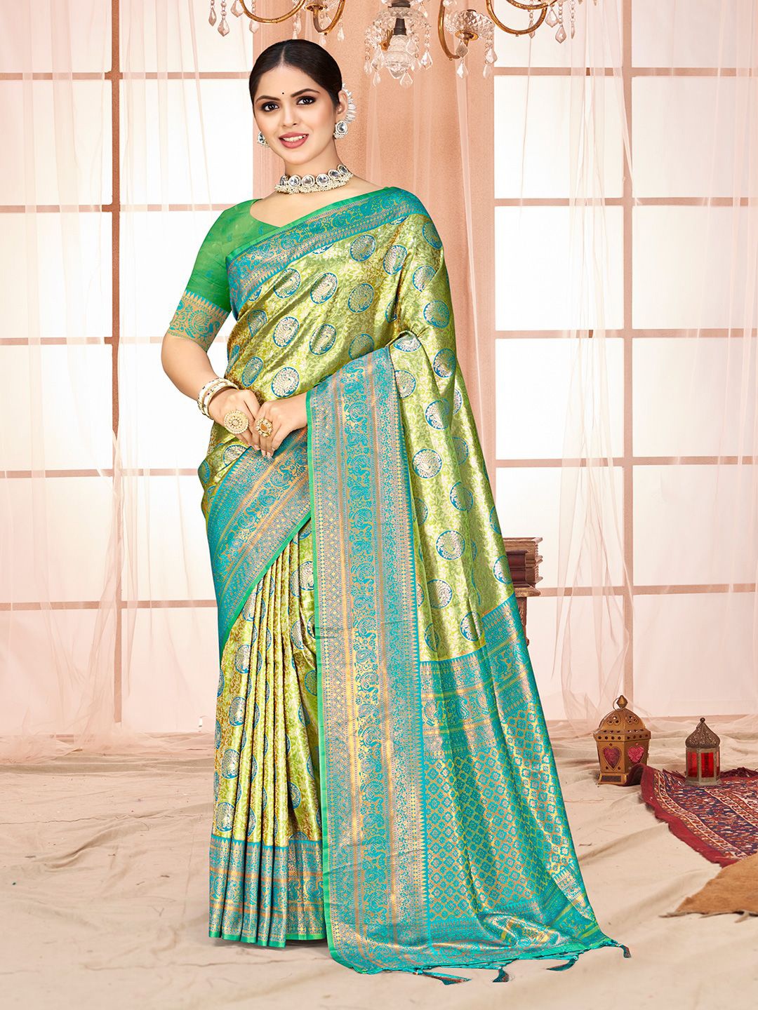 

Exclusiva Woven Design Zari Saree, Green