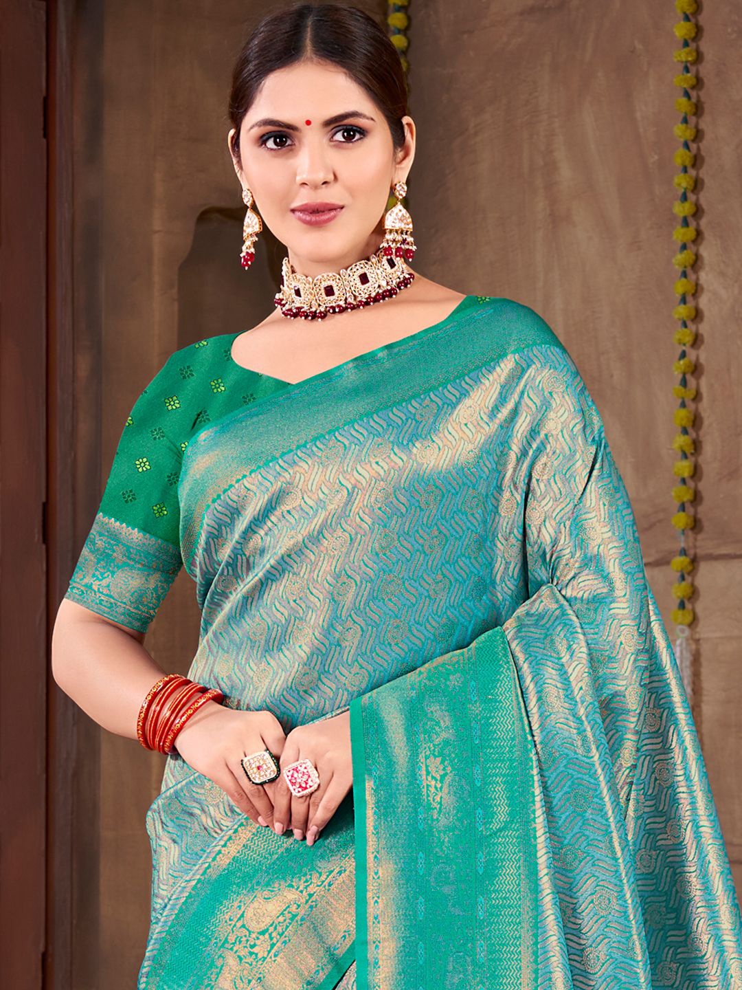 

Exclusiva Woven Design Zari Saree, Turquoise blue