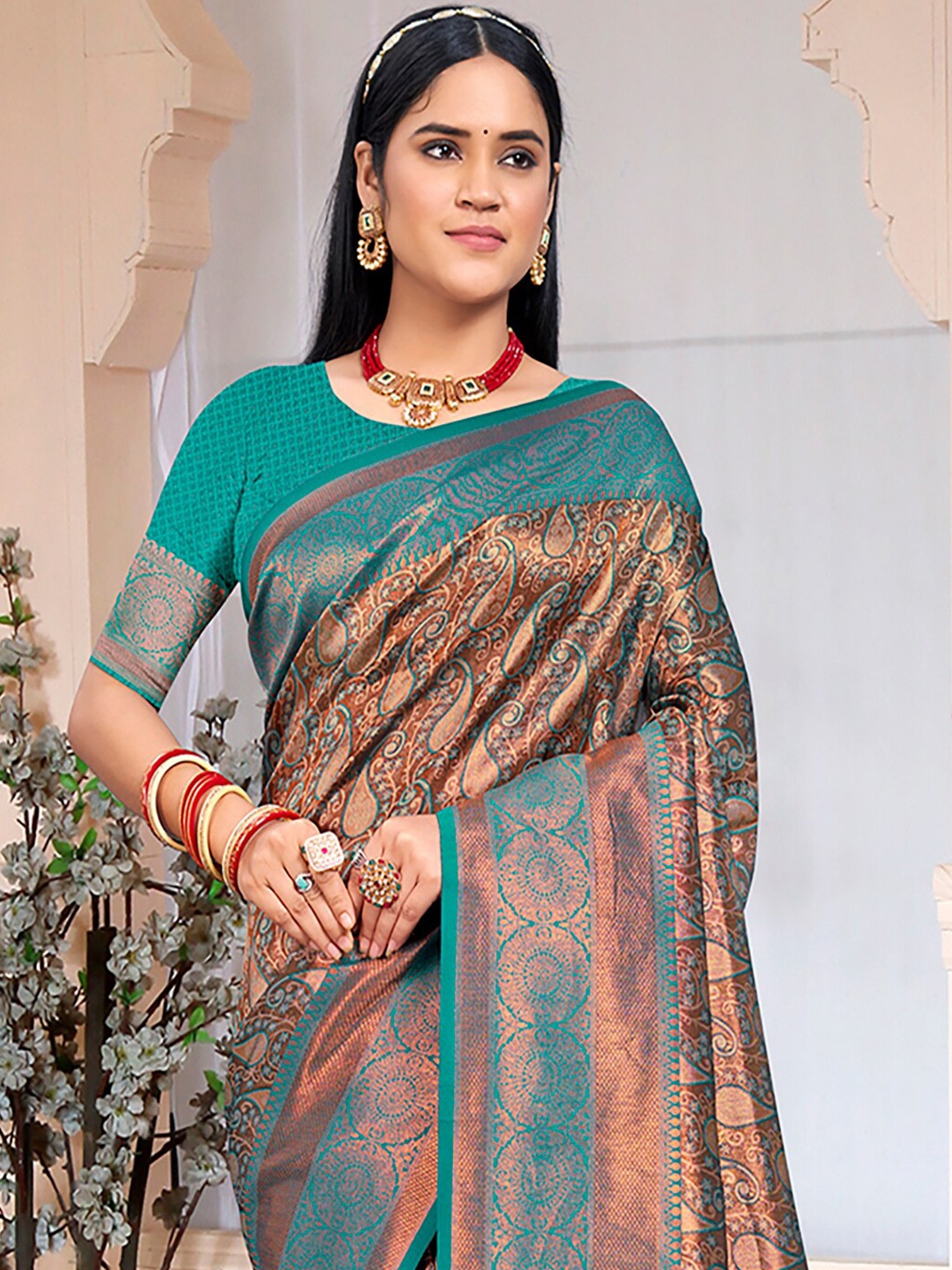 

Exclusiva Woven Design Zari Saree, Copper
