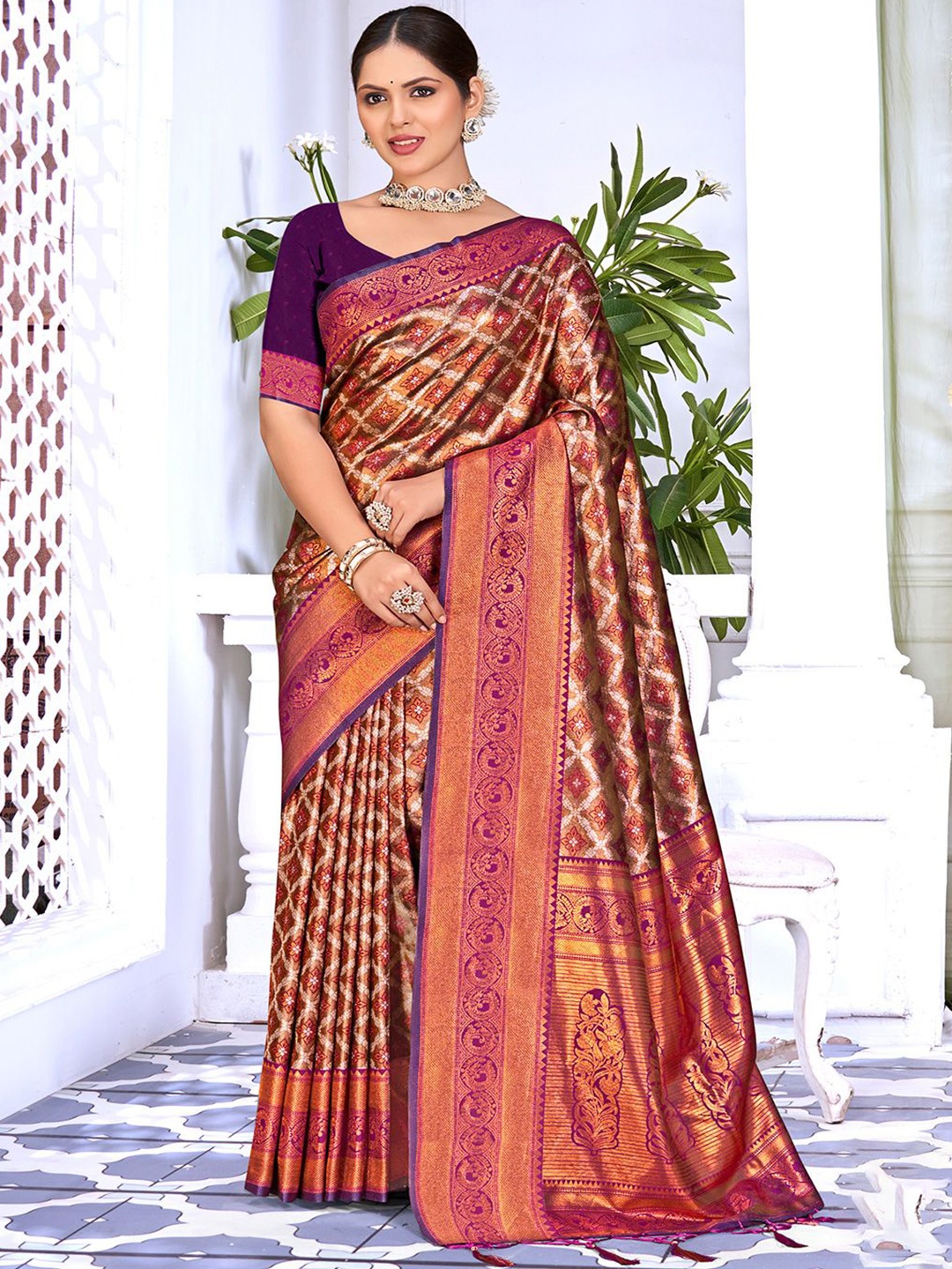 

Exclusiva Woven Design Zari Saree, Purple