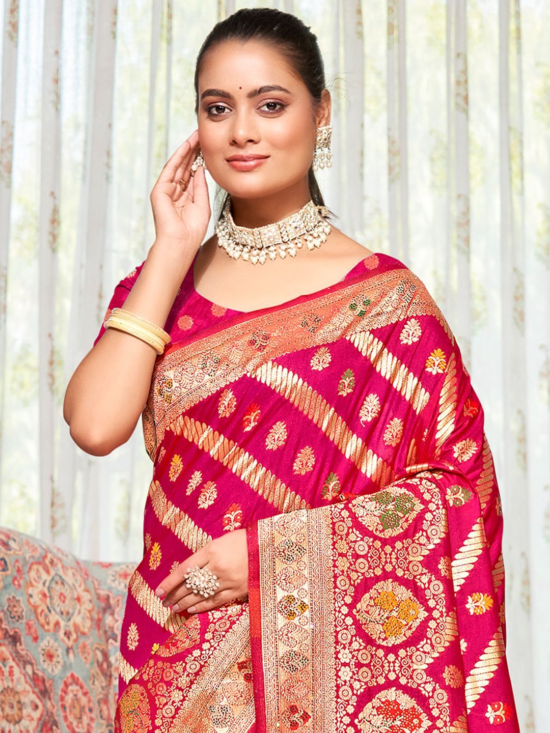 

Exclusiva Ethnic Motifs Zari Saree, Pink