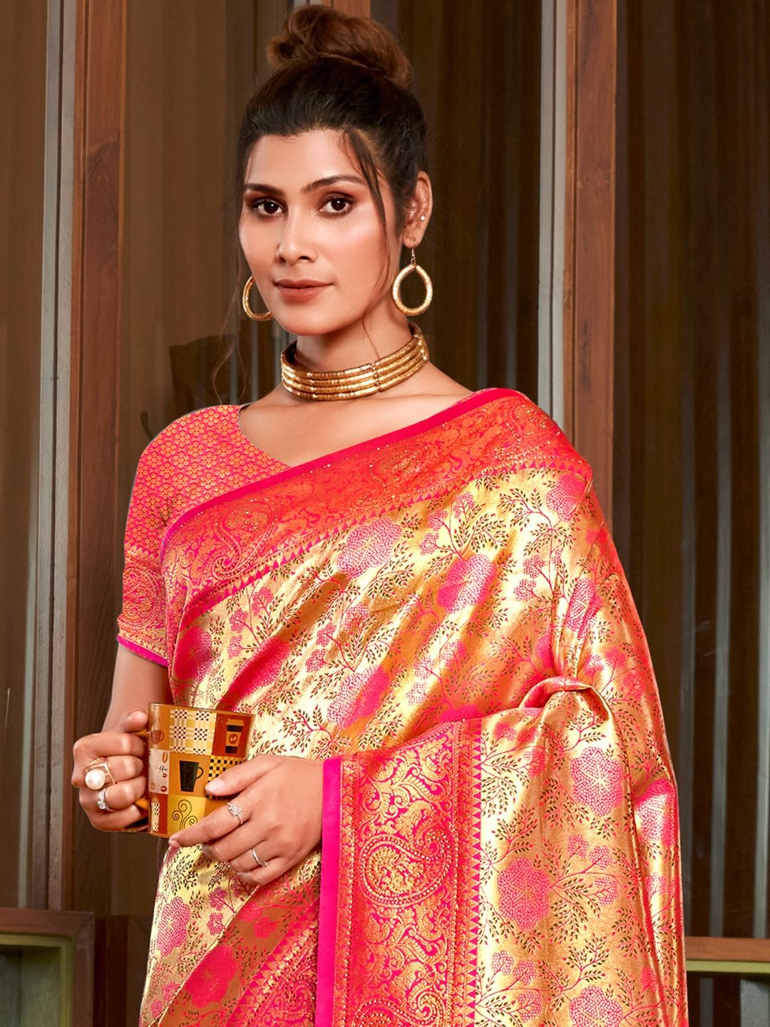 

Exclusiva Ethnic Motifs Zari Saree, Pink