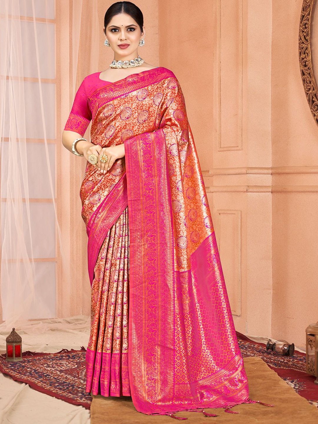 

Exclusiva Woven Design Zari Saree, Pink